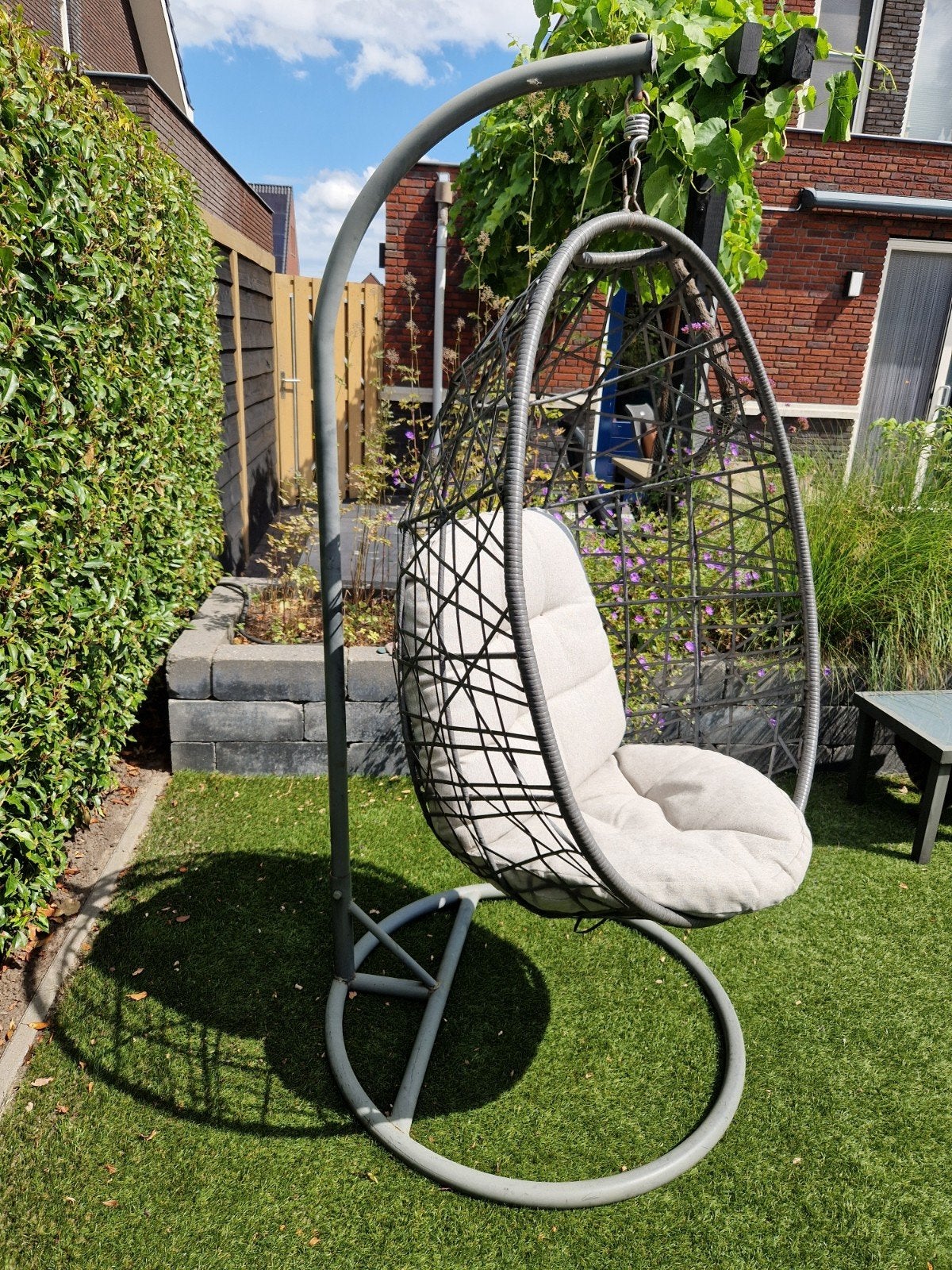 Hangstoel met standaard, Ophalen