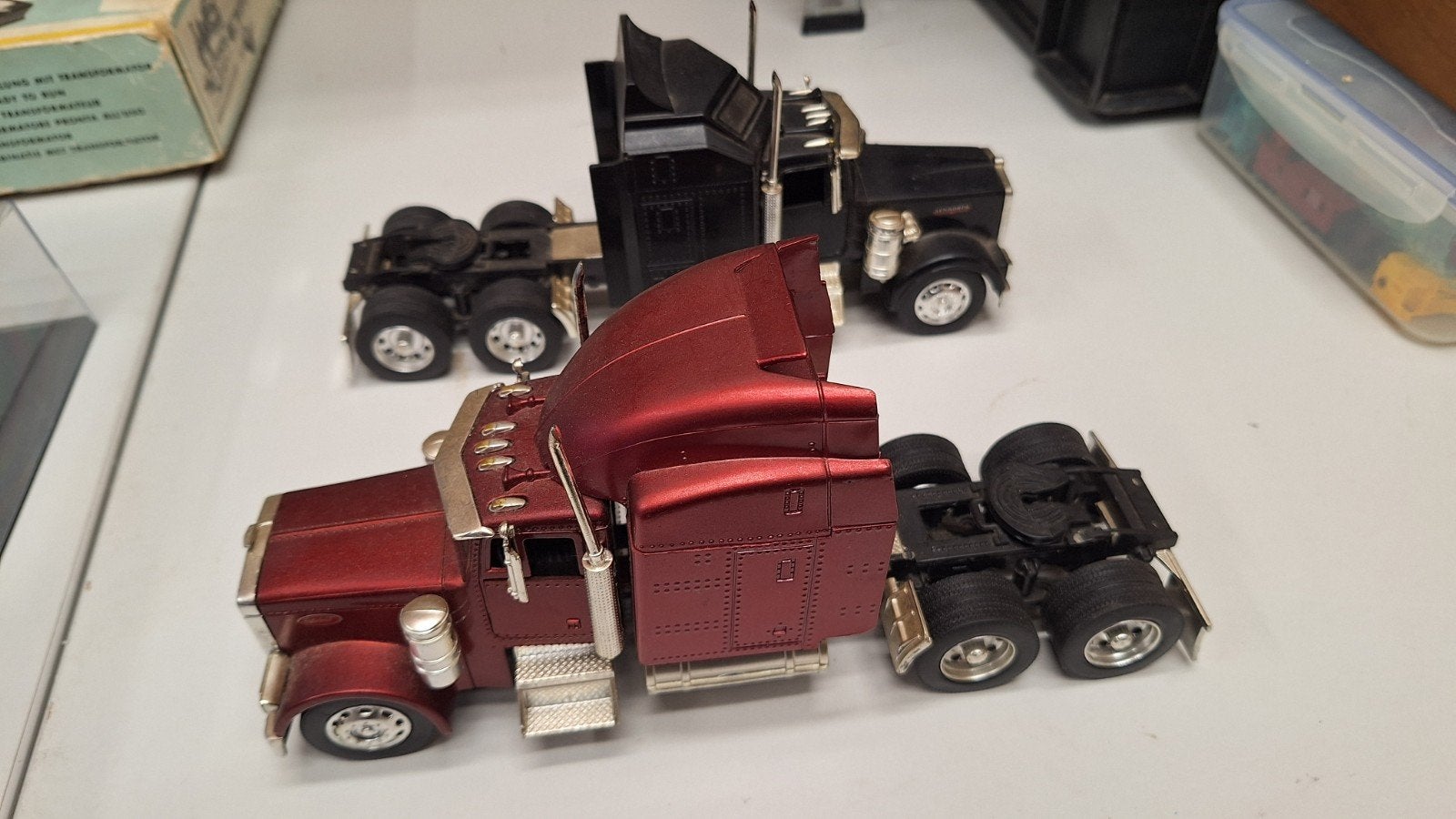 Peterbilt en Kenworth vrachtwagen 1:32, Ophalen of Verzenden, Nieuw, Bus of Vrachtwagen, Overige merken