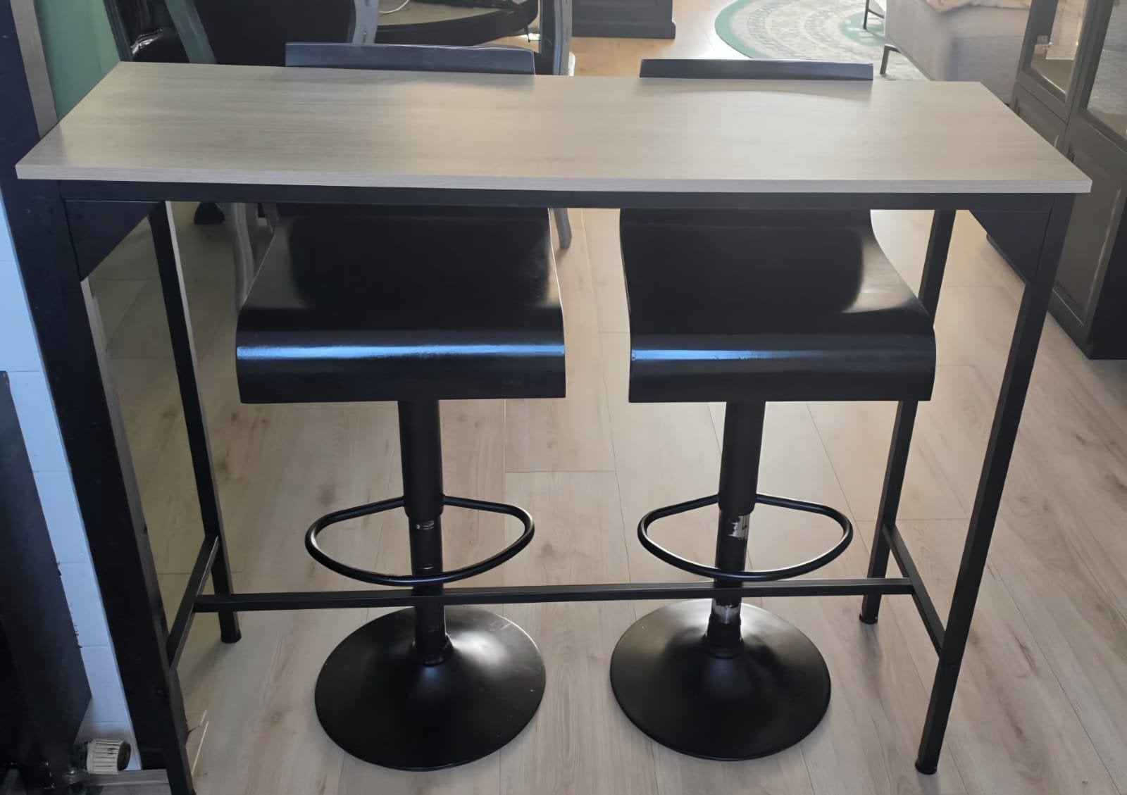 bar (met gratis barkrukken)