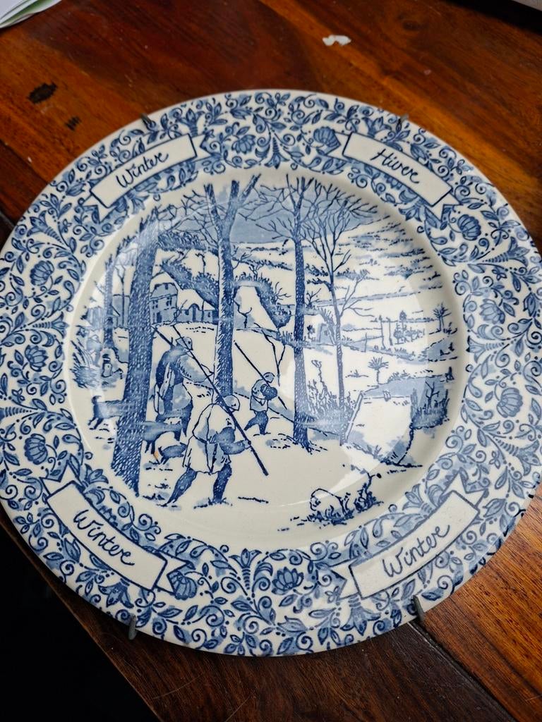 Decoratief bord 'Wintertafereel' - Blauw en wit, Antiek en Kunst, Antiek | Wandborden en Tegels, Ophalen of Verzenden