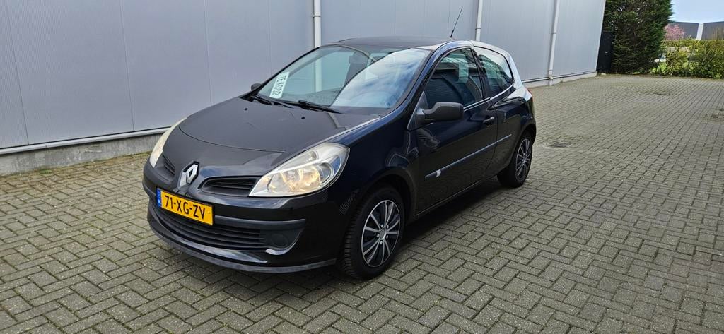 Renault Clio 1.4 16V 2007 72KW zwart trekhaak airco, Voorwielaandrijving, Stof, Zwart, 4 cilinders