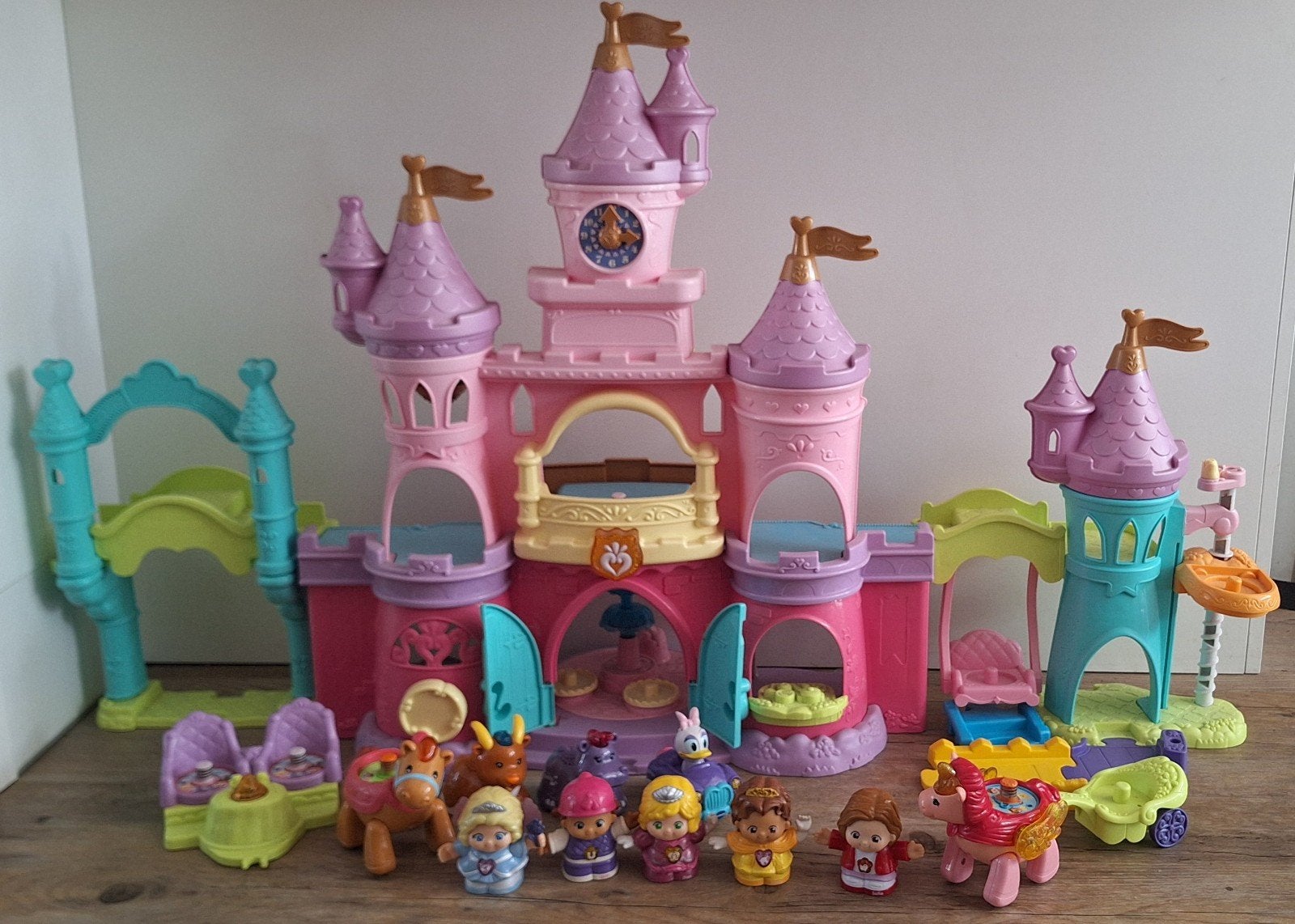 VTech Vrolijke Vriendjes Kasteel met diverse figuren, Ophalen