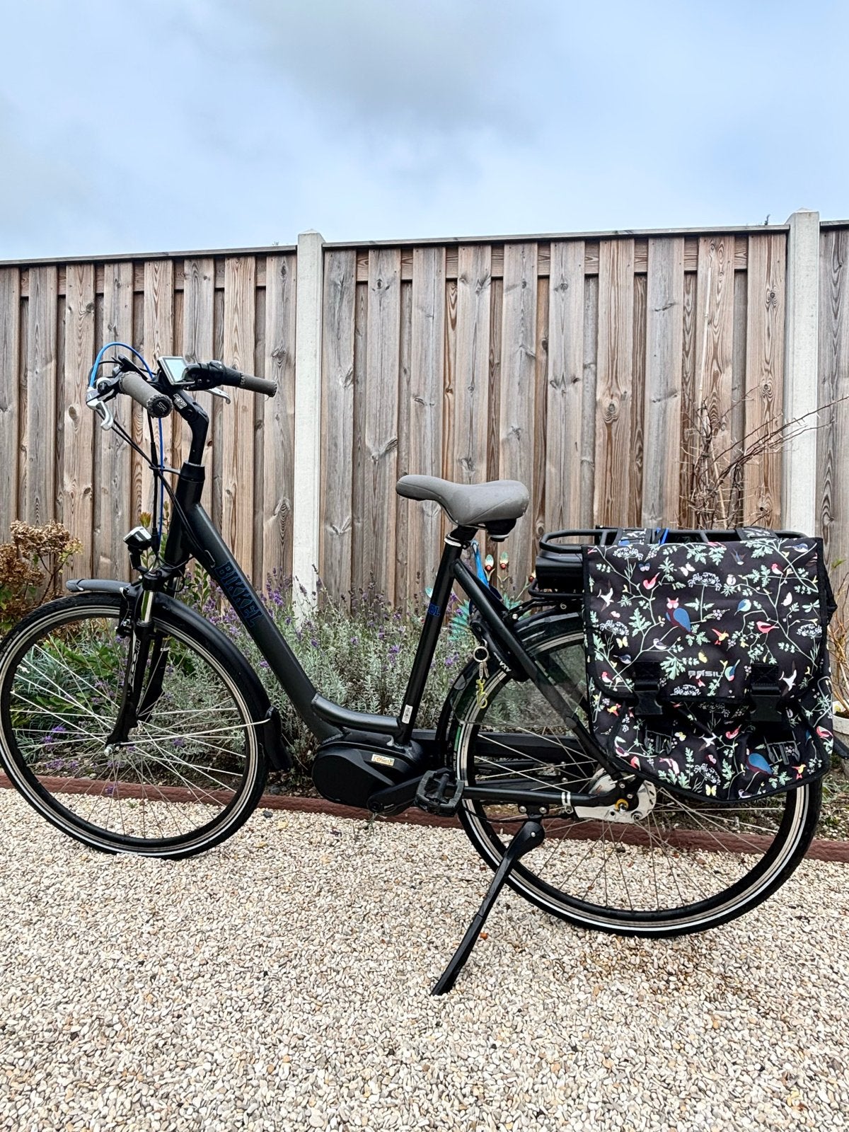 Bikkel Ibee E-bike met fietstassen en slot, Fietsen en Brommers, Gebruikt, 51 tot 55 cm, 50 km per accu of meer, Ophalen