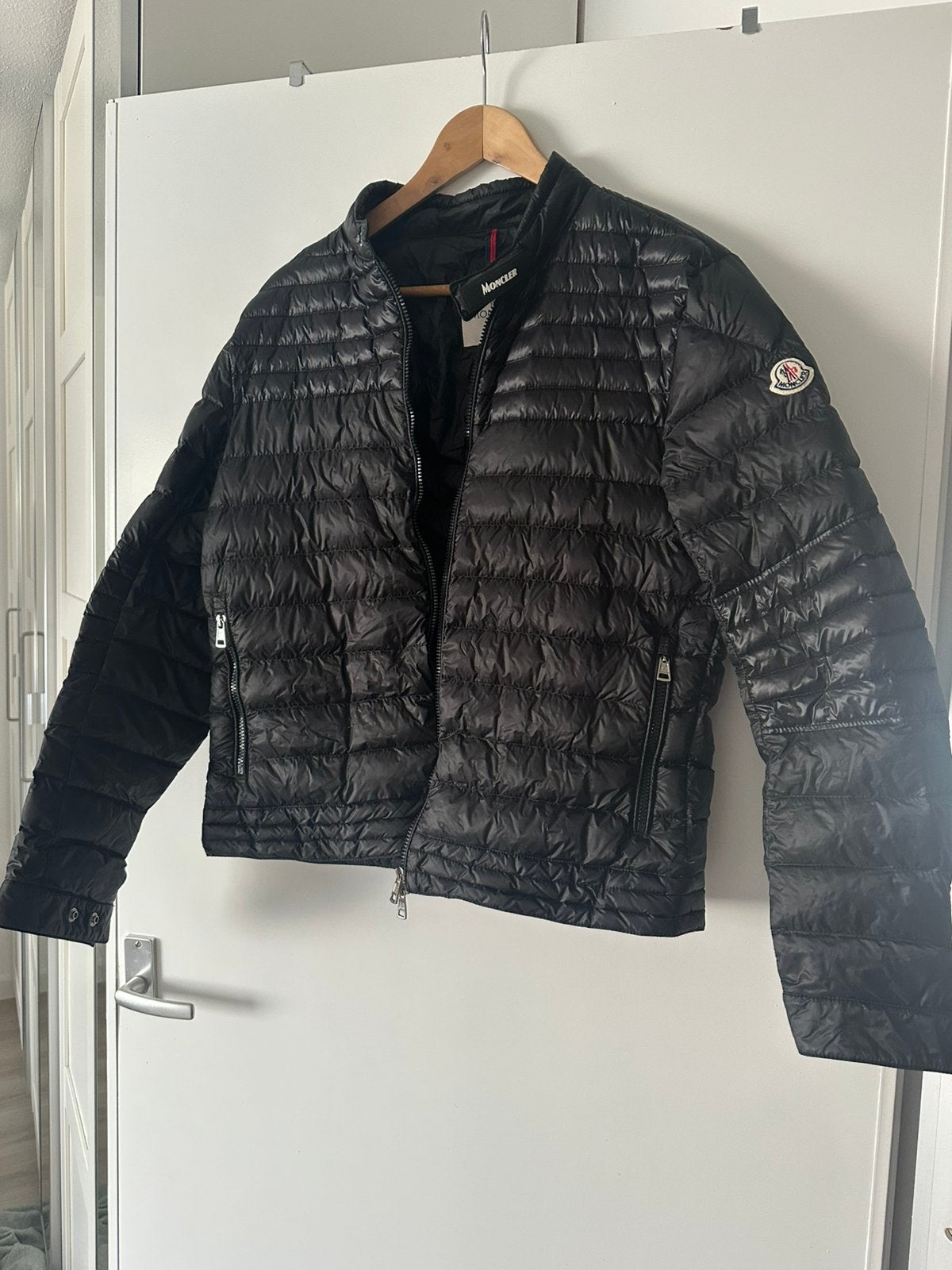 Moncler jas, Ophalen of Verzenden, Zo goed als nieuw, Zwart