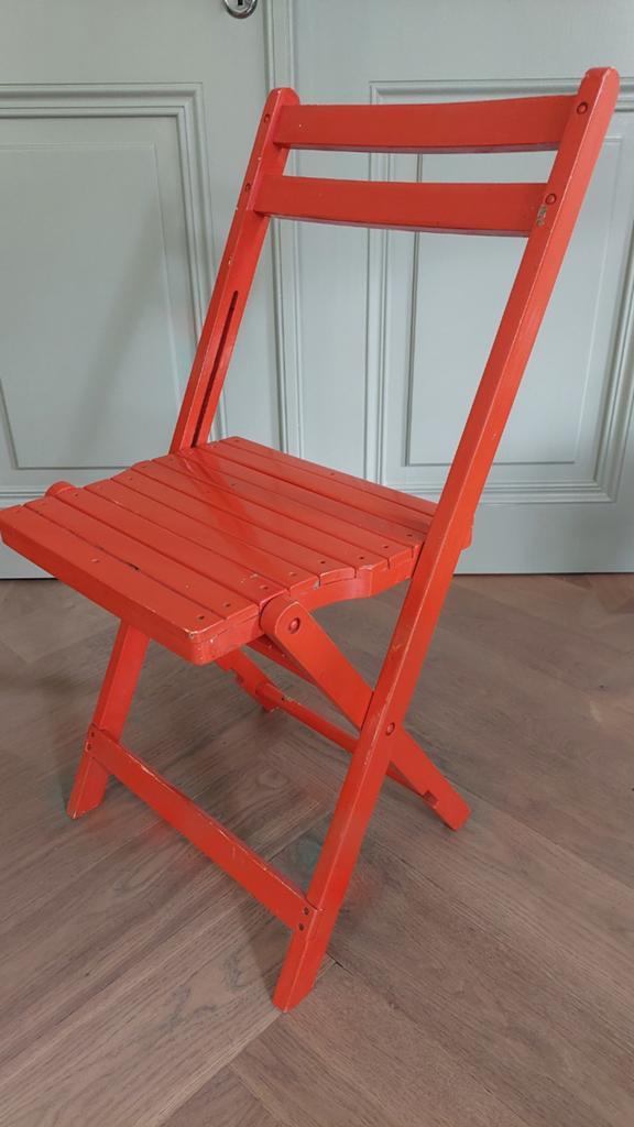 Brocante houten klapstoel bistrostoel oranje / rood, Ophalen of Verzenden