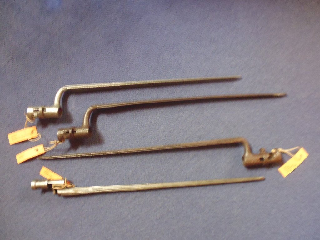 VIER SOCKET BAJONETTEN, Verzamelen, Ophalen of Verzenden, Landmacht, Nederland