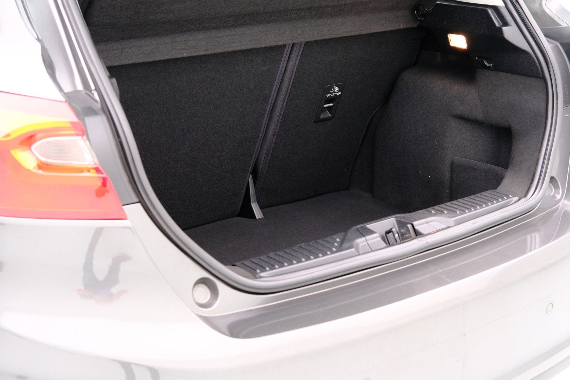 Foto 11 van Ford Fiesta 1.1 Trend 5-deurs Airco|PDC|LMV