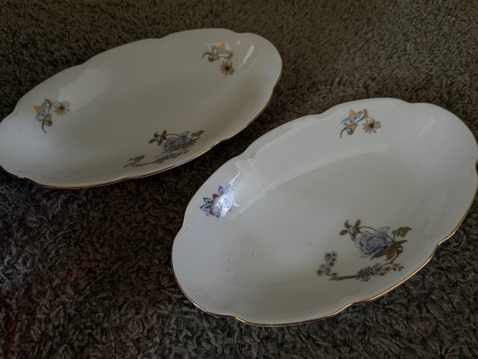 Set van 2 KPM schaaltjes met bloemmotief, Antiek en Kunst, Ophalen of Verzenden