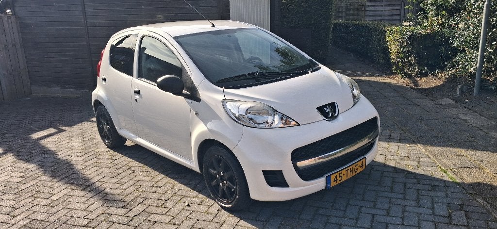 Peugeot 107 airco nieuwe apk 30/10/2027, Voorwielaandrijving, 4 stoelen, Origineel Nederlands, Handgeschakeld