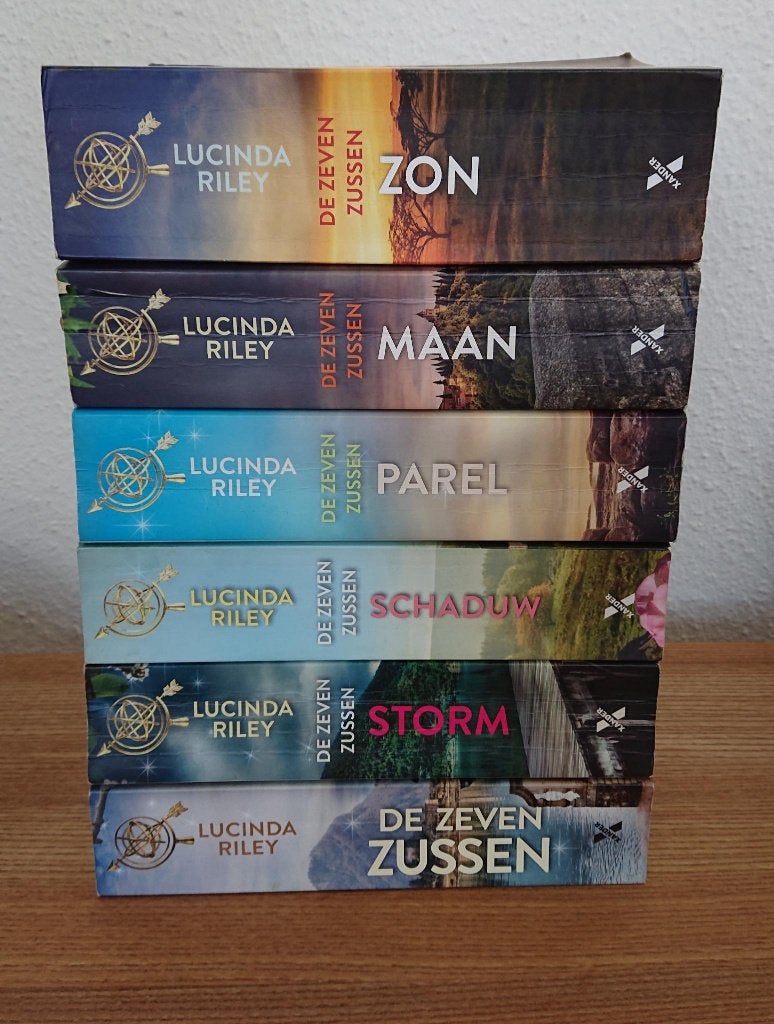 De zeven zussen boekenserie, Boeken, Ophalen of Verzenden, Gelezen, Lucinda Riley