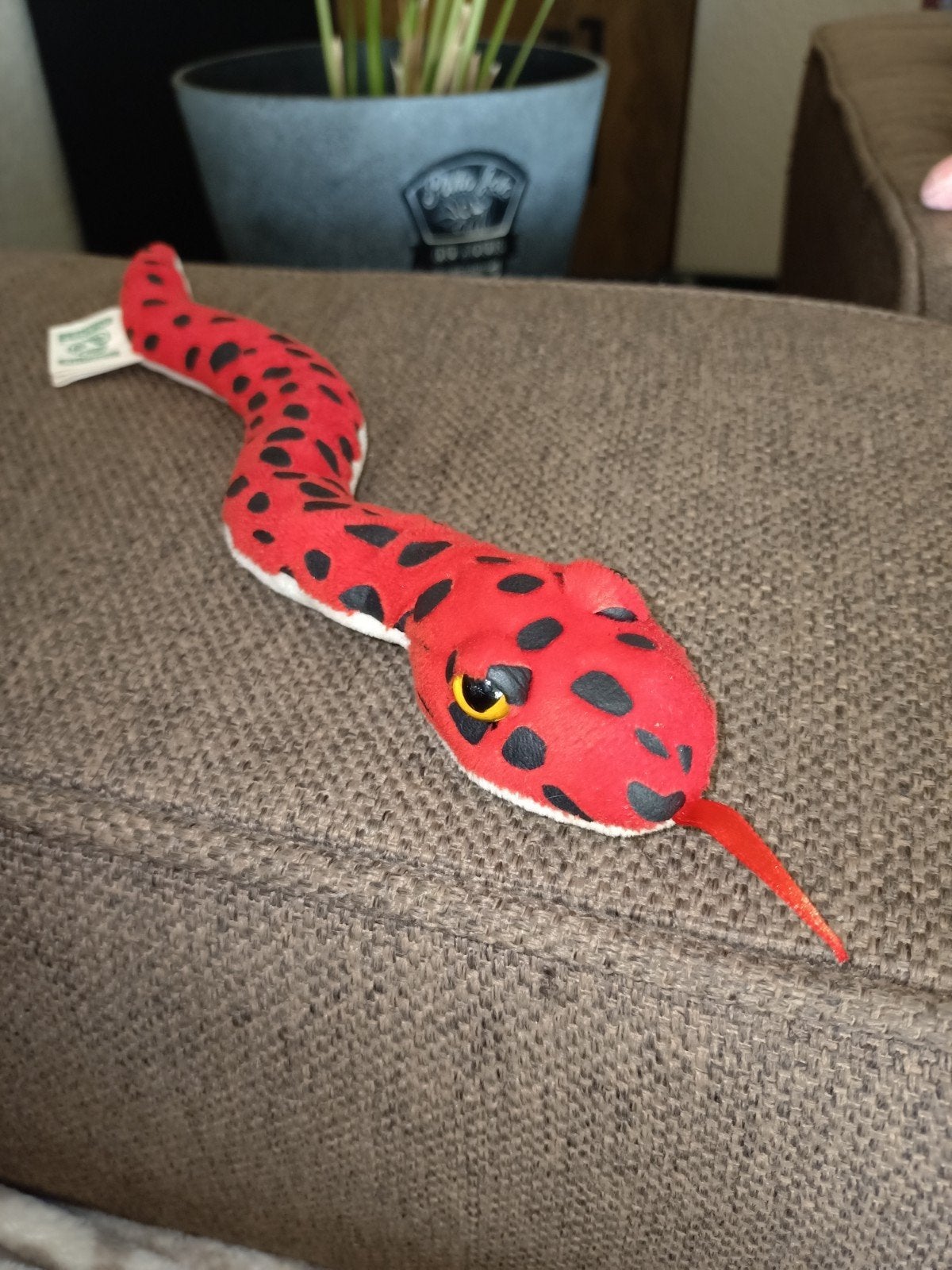 Nature planet rood zwarte slang., Kinderen en Baby's, Speelgoed | Knuffels en Pluche, Overige merken, Overige typen, Wasbaar, Ophalen of Verzenden