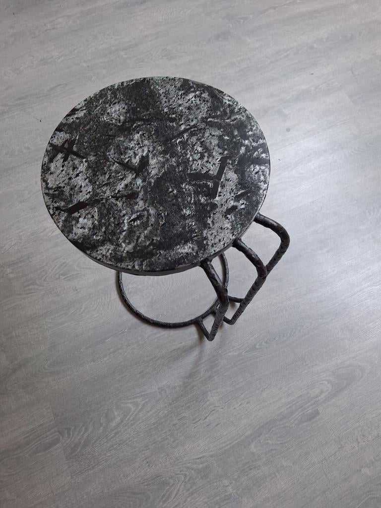 Bijzettafel Marmer met metalen frame, Minder dan 55 cm, Metaal of Aluminium, Rond, Zo goed als nieuw