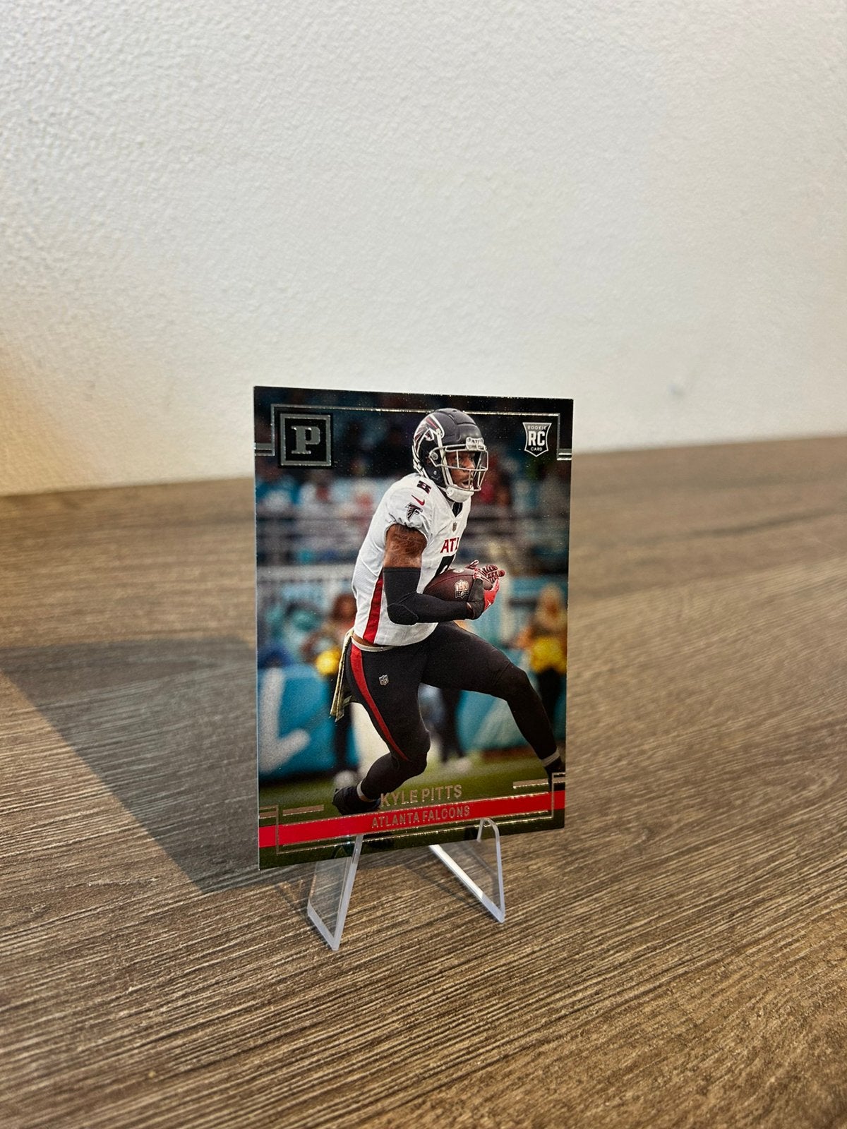 Kyle Pitts 2021 Panini Chronicles Football #PA-22 RC Rookie, Ophalen of Verzenden, Zo goed als nieuw, Buitenlandse clubs, Poster, Plaatje of Sticker