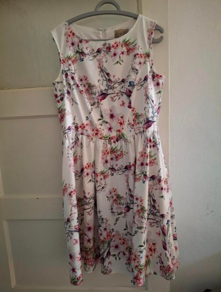 Maat DE 40 lindy bop, Kleding | Dames, Ophalen of Verzenden, Zo goed als nieuw, Maat 38/40 (M), Onder de knie