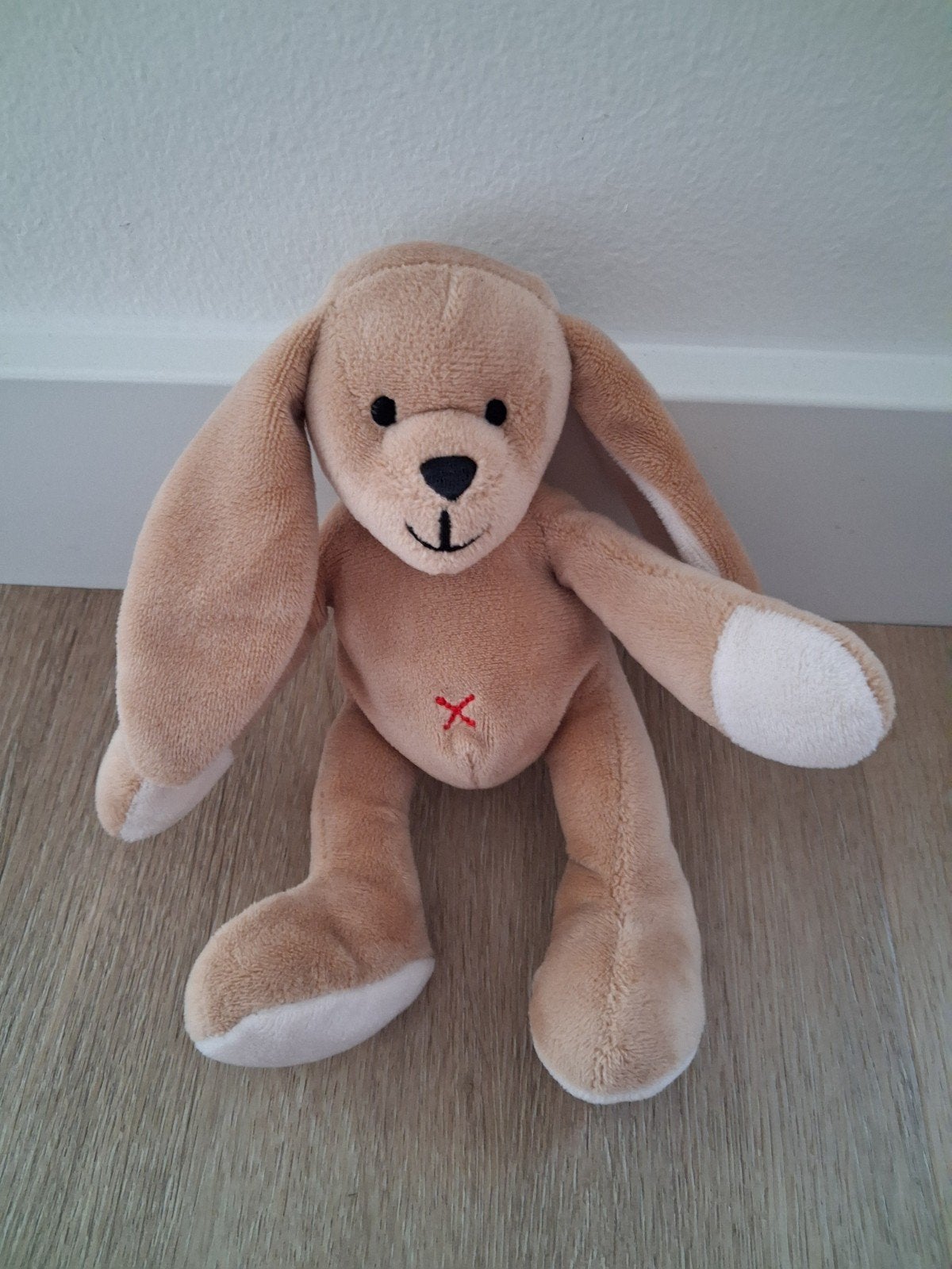 Knuffel Hema konijn rood kruis buik L750, Ophalen of Verzenden, Zo goed als nieuw, Konijn