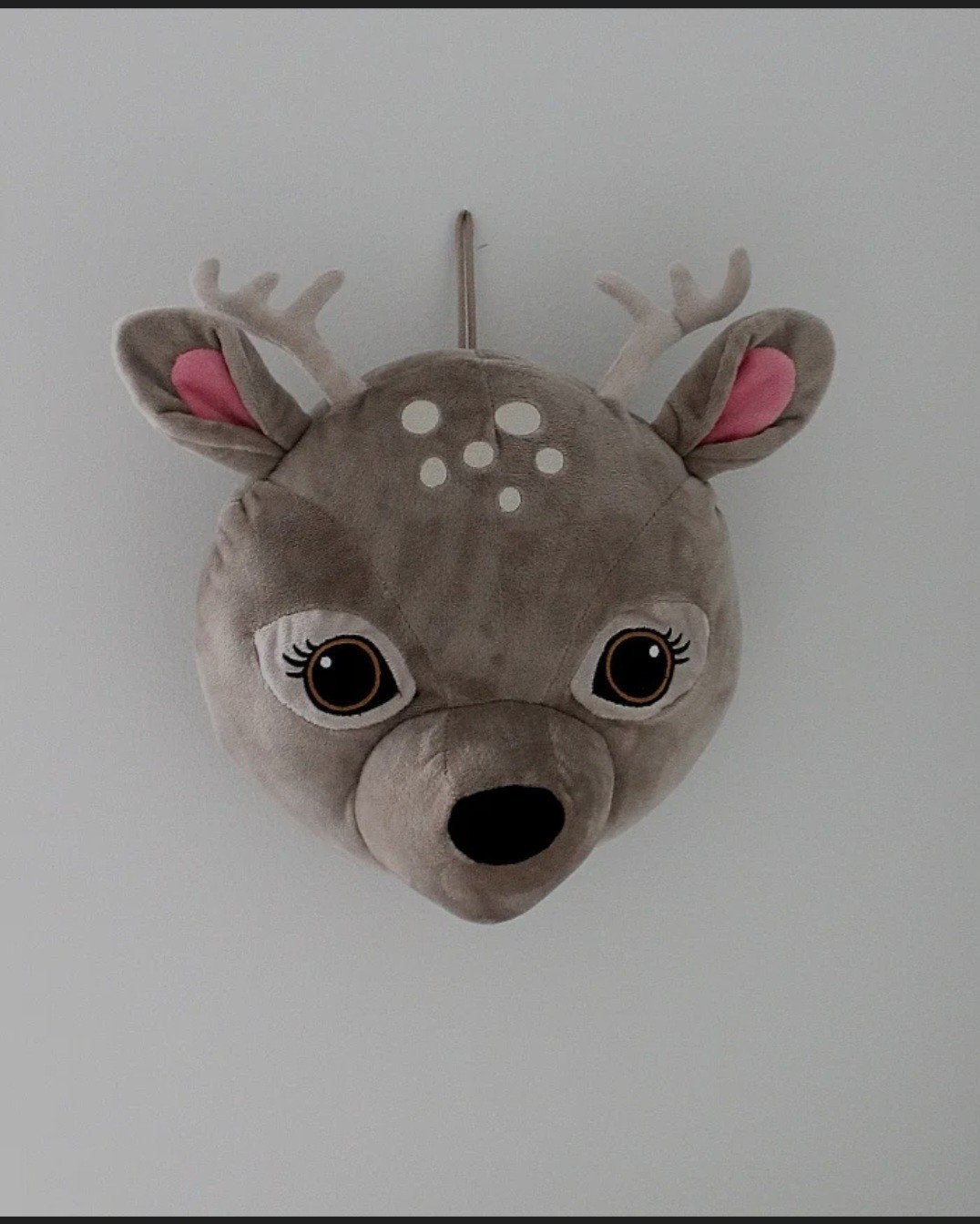 Taupe kleurige hertenkop voor op te hangen., Ophalen of Verzenden, Zo goed als nieuw, Wanddecoratie