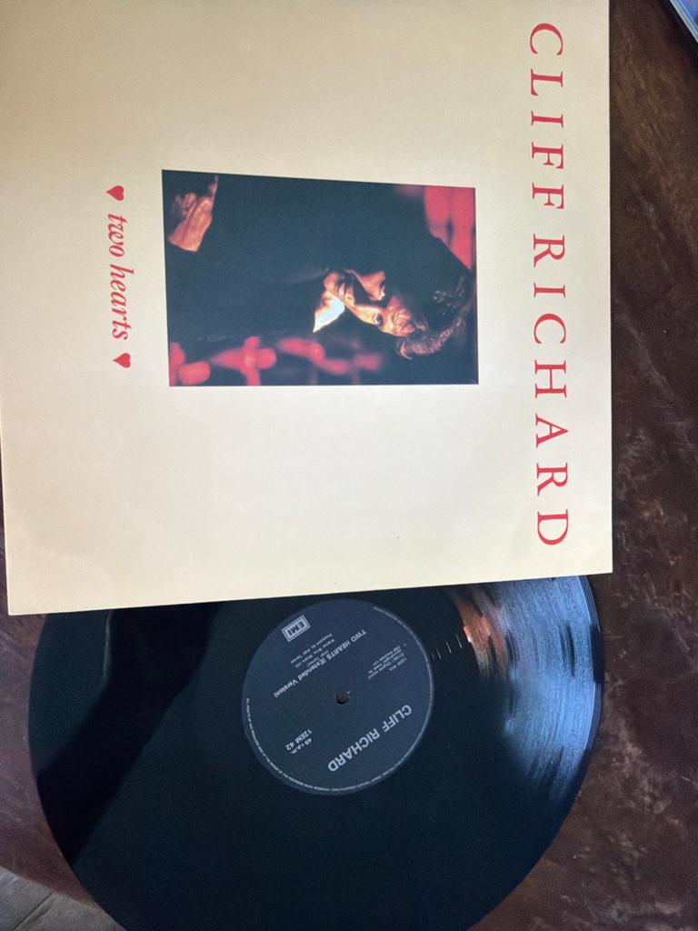 Cliff Richard - Two Hearts (12 inch Maxi-Single), Gebruikt, Originele persing, Maxi-single, 1980 - 1989