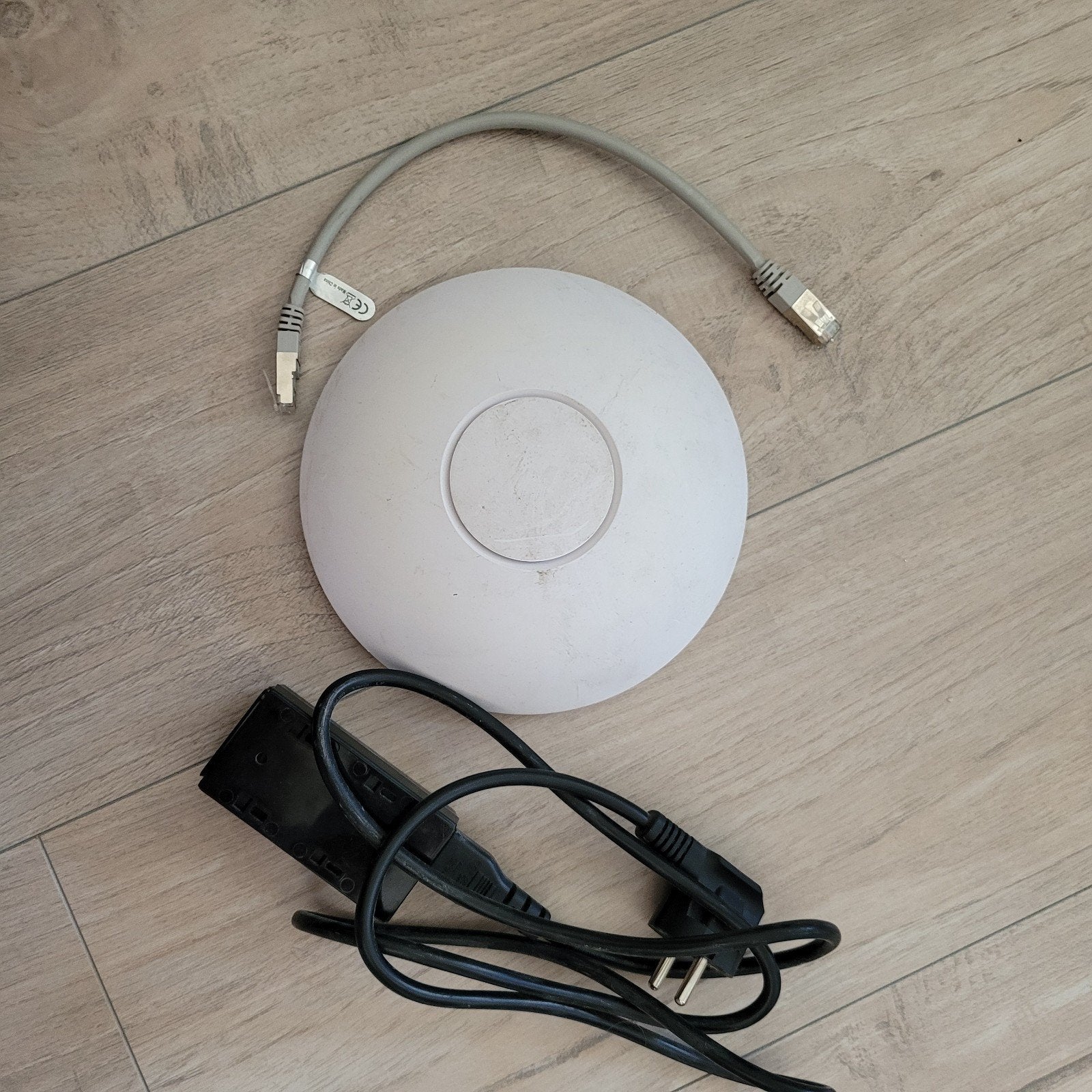 Ubiquiti UniFi AP-AC-LR Access Point met PoE Adapter, Ophalen of Verzenden, Gebruikt, Ubiquiti