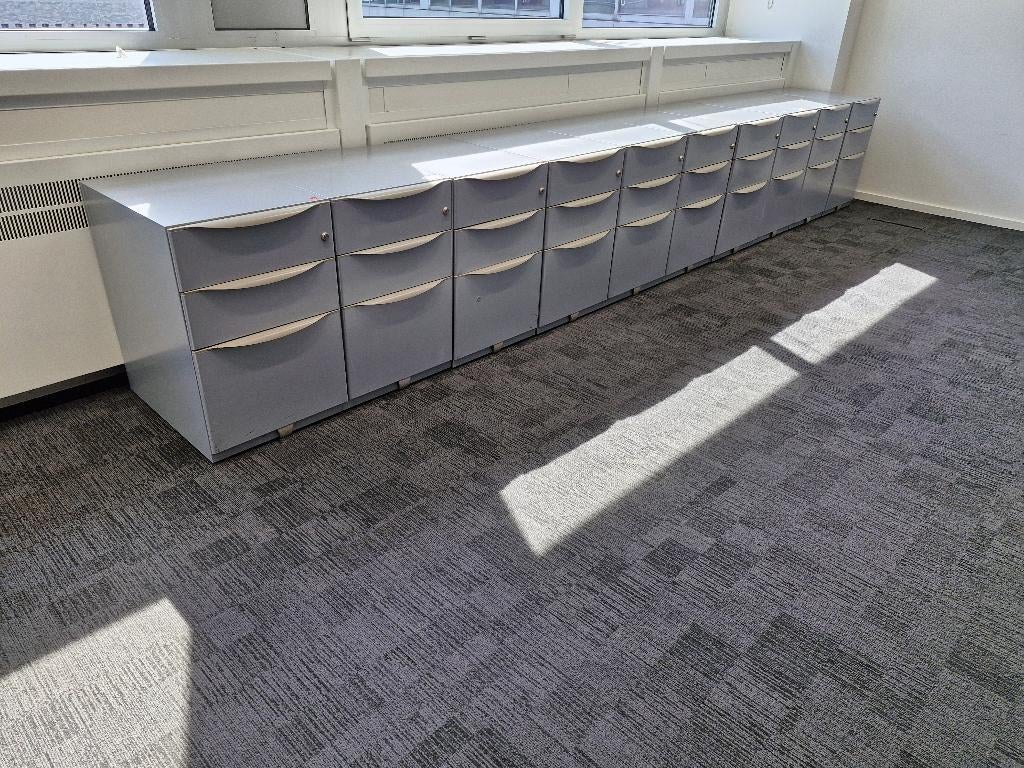 Steelcase Ladeblok 2 of 3 lades, effen grijs, verrijdbaar, Huis en Inrichting, Kasten | Ladekasten, Minder dan 50 cm, Zo goed als nieuw