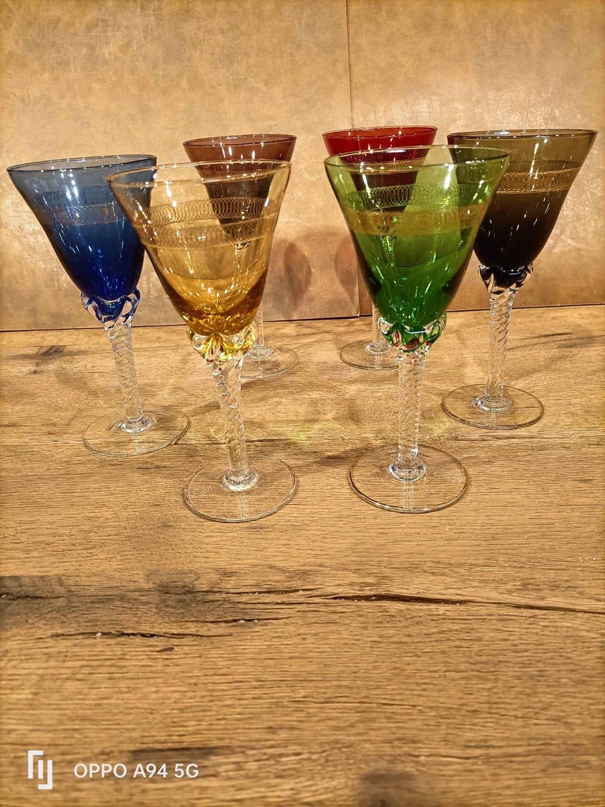 Set van 6 gekleurde wijnglazen met gouden rand, Ophalen of Verzenden
