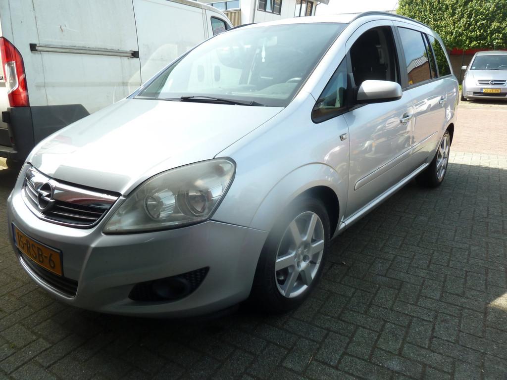 Opel Zafira 1.9 CDTi Business 7 persoons airco trekhaak, Auto's, Opel, Gebruikt, 4 cilinders, 150 pk, Startonderbreker