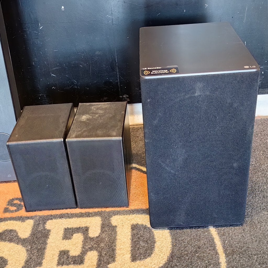 LG DSN11RG Bluetooth Soundbar 5.1 - In Nette Staat, LG, Gebruikt, Support@lg.com, LG Twin Towers
128 Yeoui-daero, Yeongdeungpo-gu
Seoul 07336
South Korea
