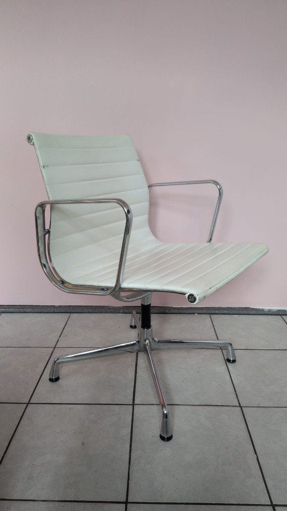 (6x) Vitra EA108 Bureaustoel - Wit (snow) Leer, Huis en Inrichting, Stoelen, Ophalen, Gebruikt, Wit, Modern, Design, Klassiek