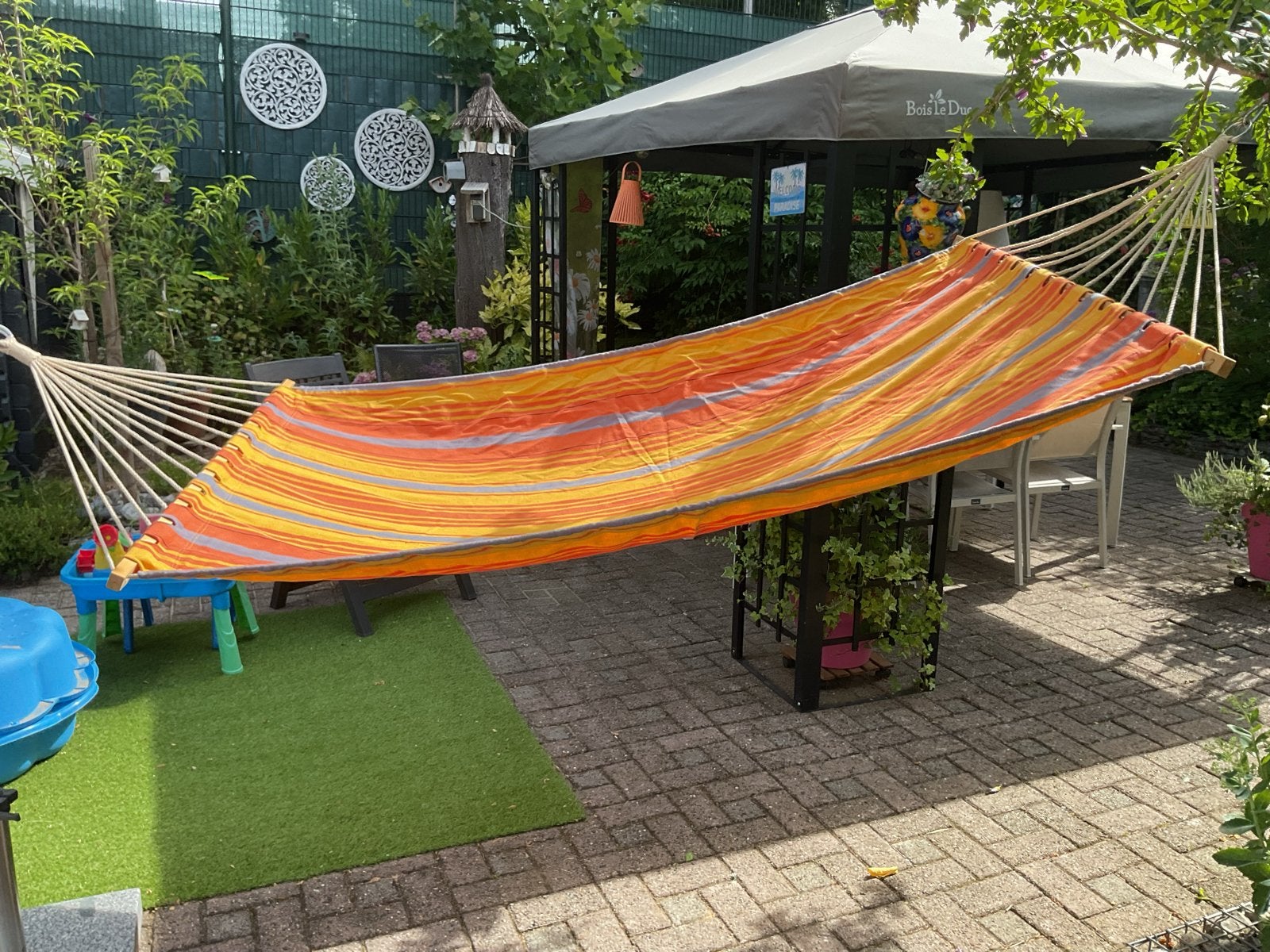 Comfortabele hangmat met vrolijke strepen, Ophalen, Zo goed als nieuw, Eenpersoons, Binnen