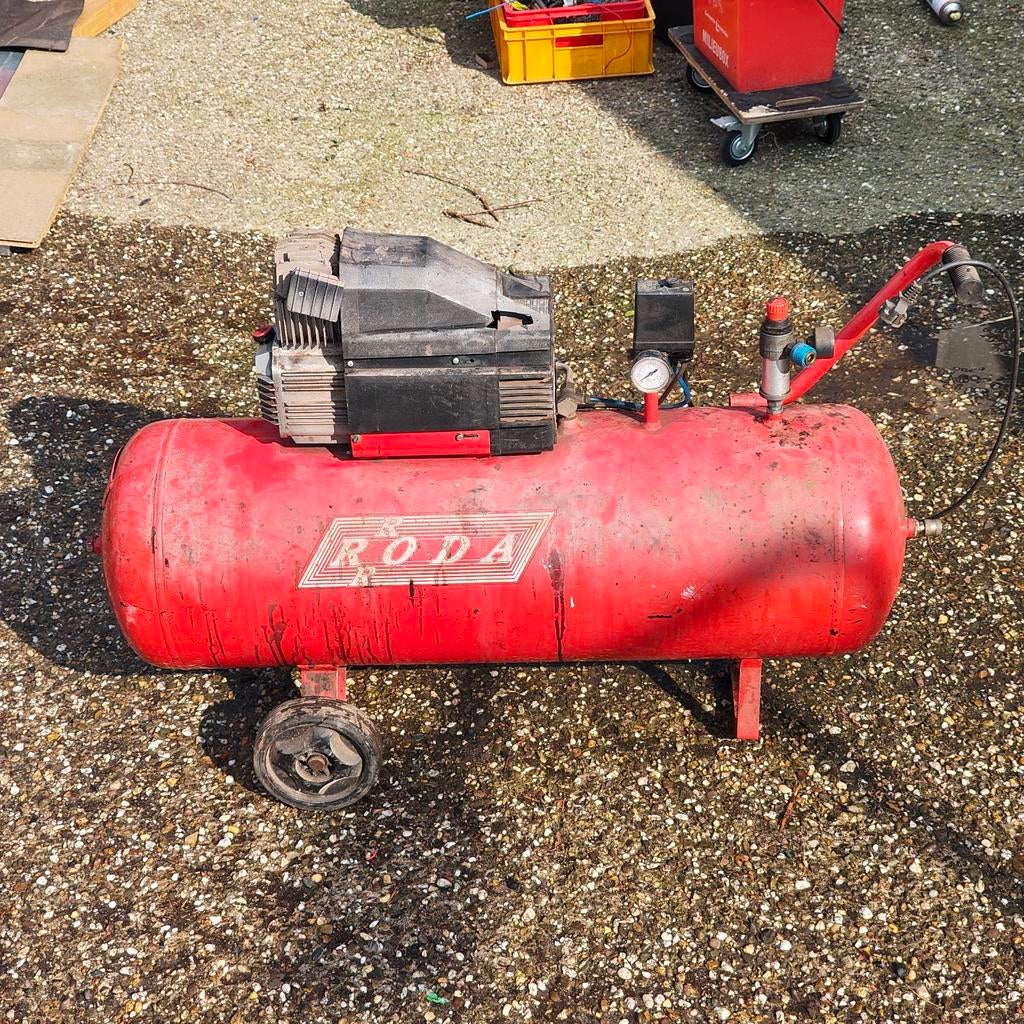 Roda compressor, Doe-het-zelf en Verbouw, Ophalen, Gebruikt, 10 bar of meer, 25 tot 100 liter