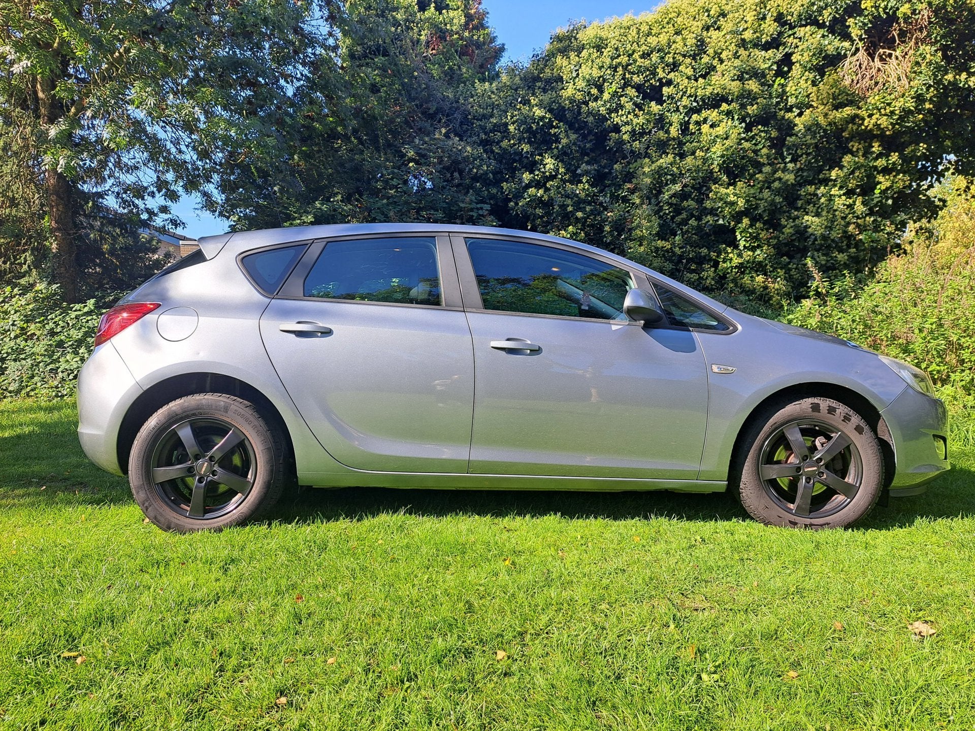 Foto 4 van Opel Astra 1.4 Edition nederlands geleverd 5 deurs airco
