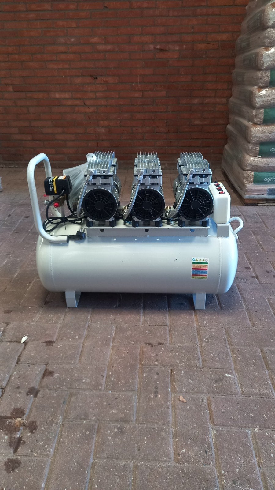 Olievrije Compressor | 65L | 8Bar - Super Stil, Ophalen, Geluidgedempt, 6 tot 10 bar, Nieuw