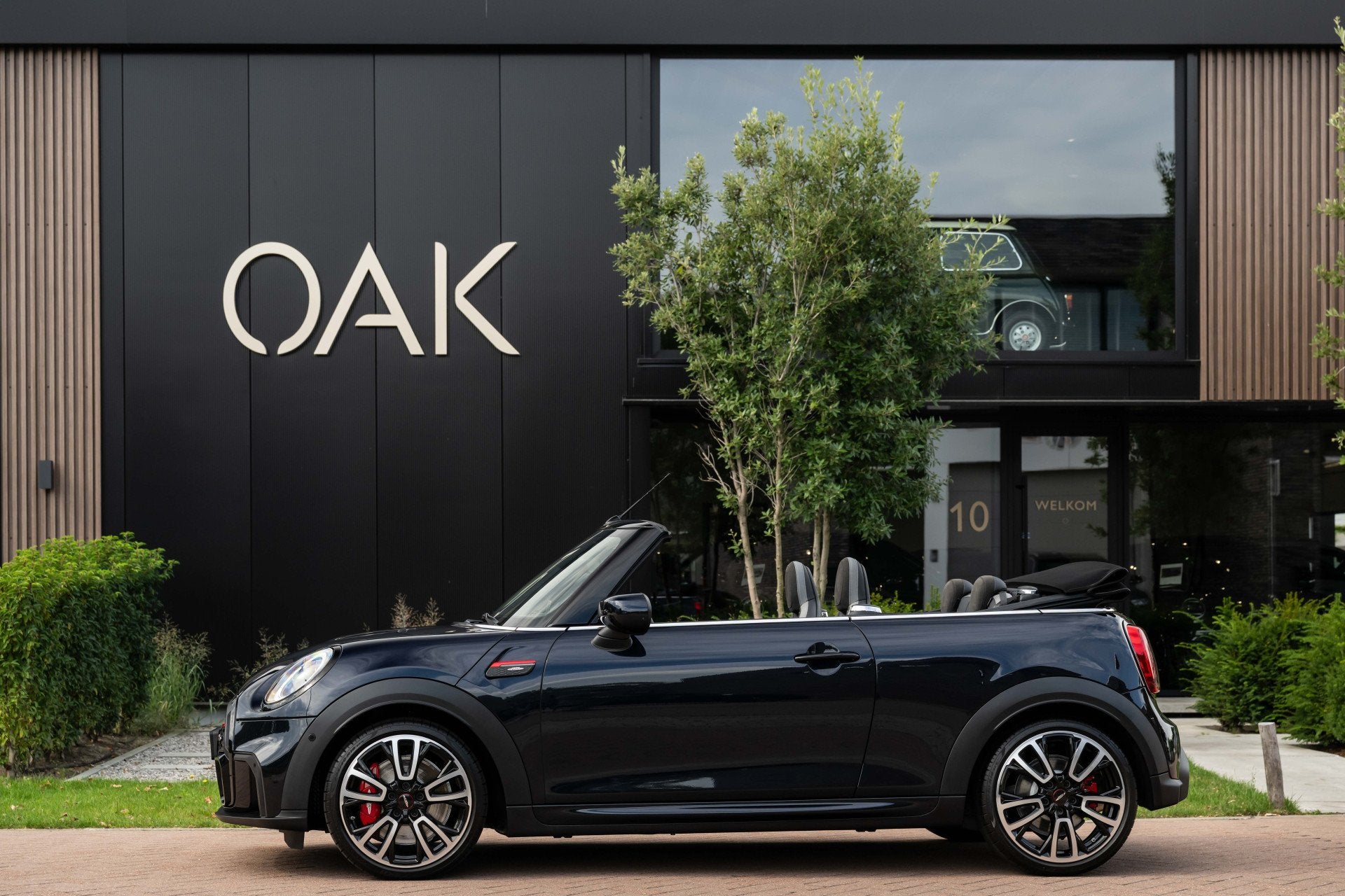 MINI Cabrio 2.0 John Cooper Works F1 Aut. | Navi | Schaalsto