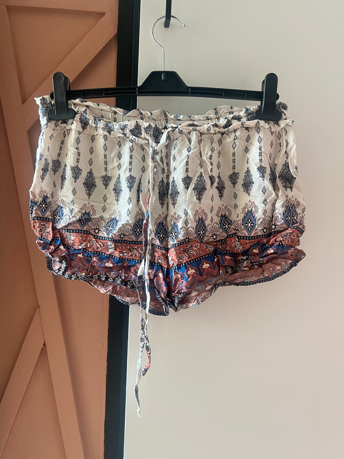 Primark shorts met print, maat 42 (L), Kleding | Dames, Kort, Meerkleurig, Maat 42/44 (L), Ophalen of Verzenden