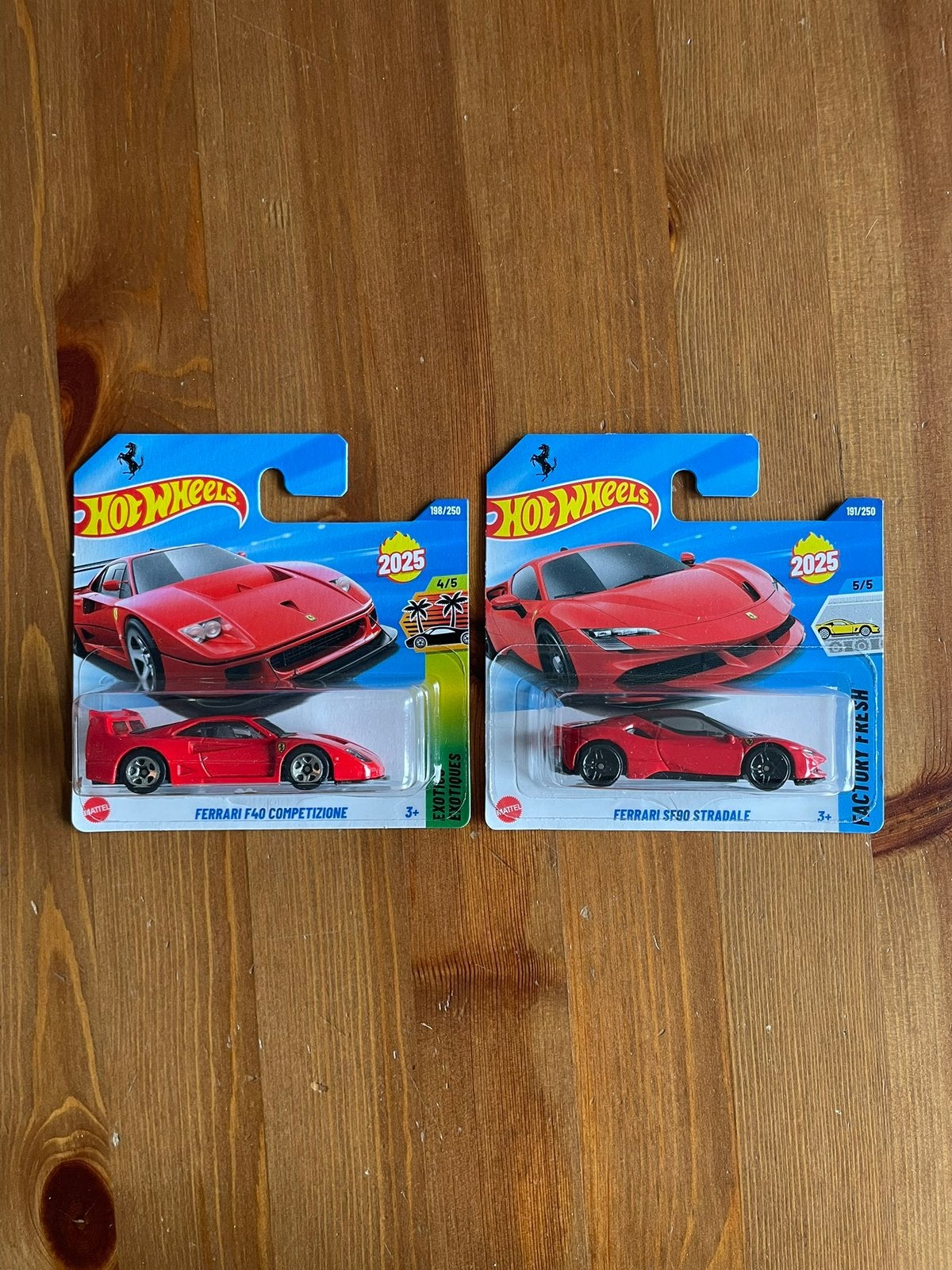 Hot Wheels Mainline Ferrari F40 & Ferrari SF90 Stradale set, Ophalen of Verzenden, Nieuw, Auto