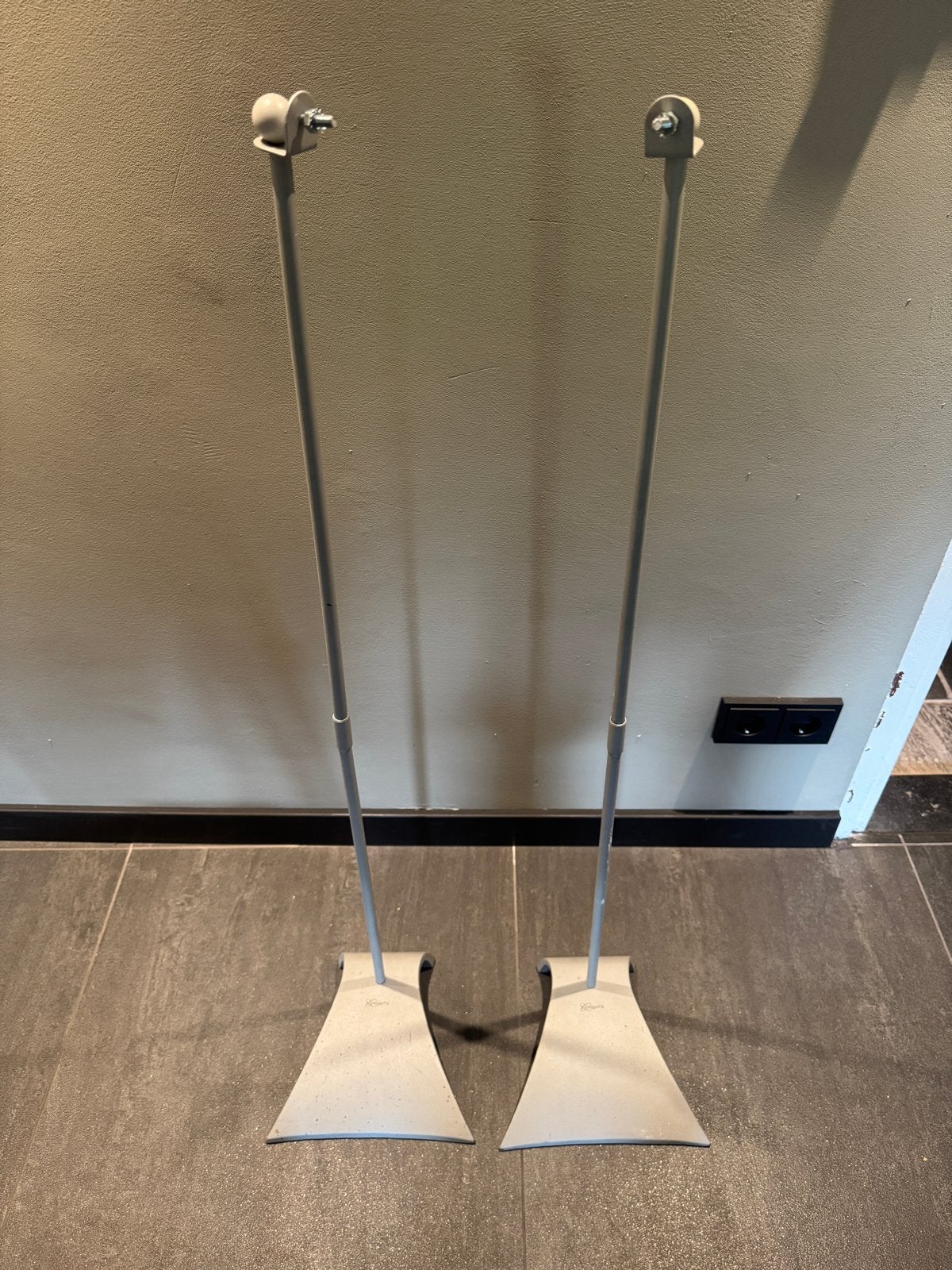 Vogels speaker stands met kabeldoorvoer, Gebruikt, Inclusief standaarden, Overige typen, Ophalen