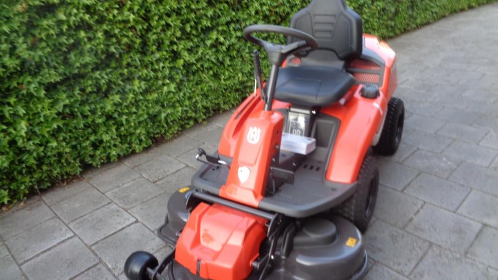 1x nieuwe husqvarna rider 214 tc  2 cilinder frontmaaier, Ophalen, Nieuw, Husqvarna, Nederland