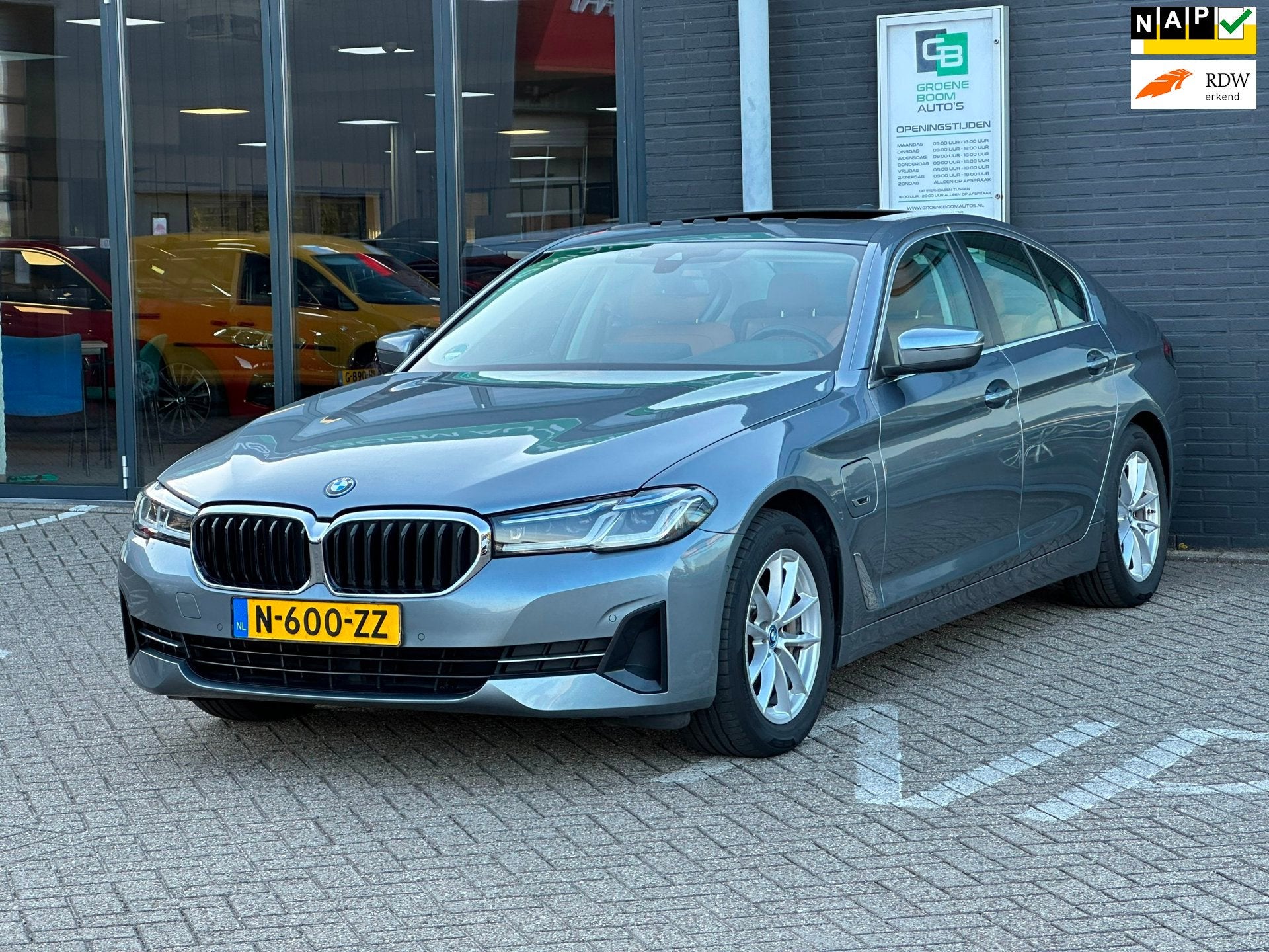 BMW 5-serie 520e Business Edition Plus/1STE EG/NAVI/CAMERA/N, Auto's, Achterwielaandrijving, Euro 6, 4 cilinders, 163 pk