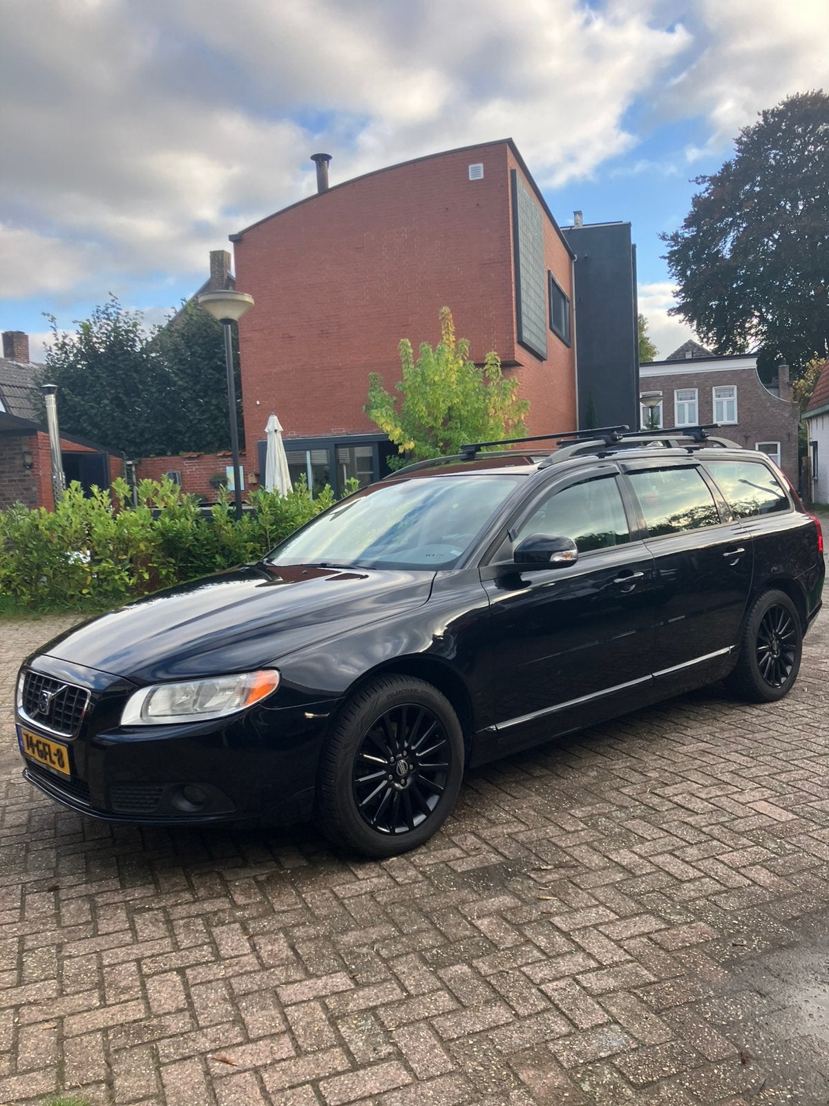 Volvo V70 2.5 T AUT 2008 Zwart, 1800 kg, Stationwagon, Elektronische parkeerrem, Particulier