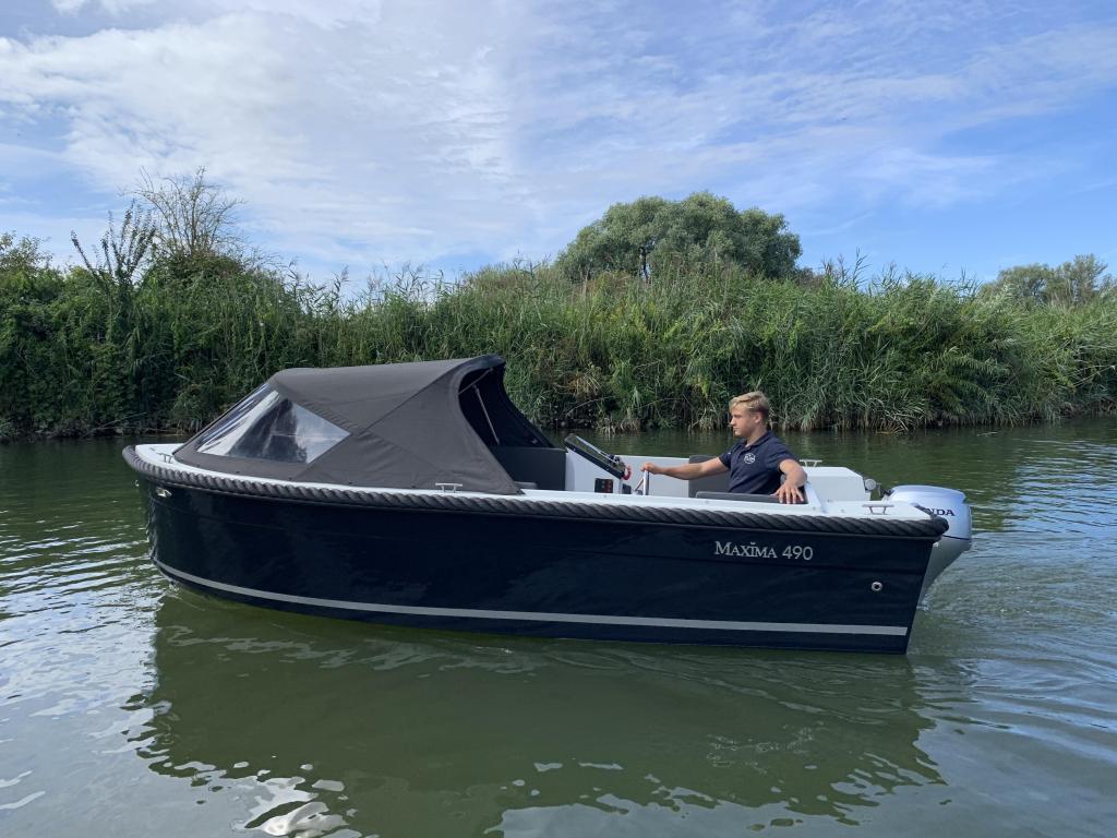 Maxima 490 vanaf €9950,00, Niet ingevuld, Overige typen, Niet ingevuld, Polyester