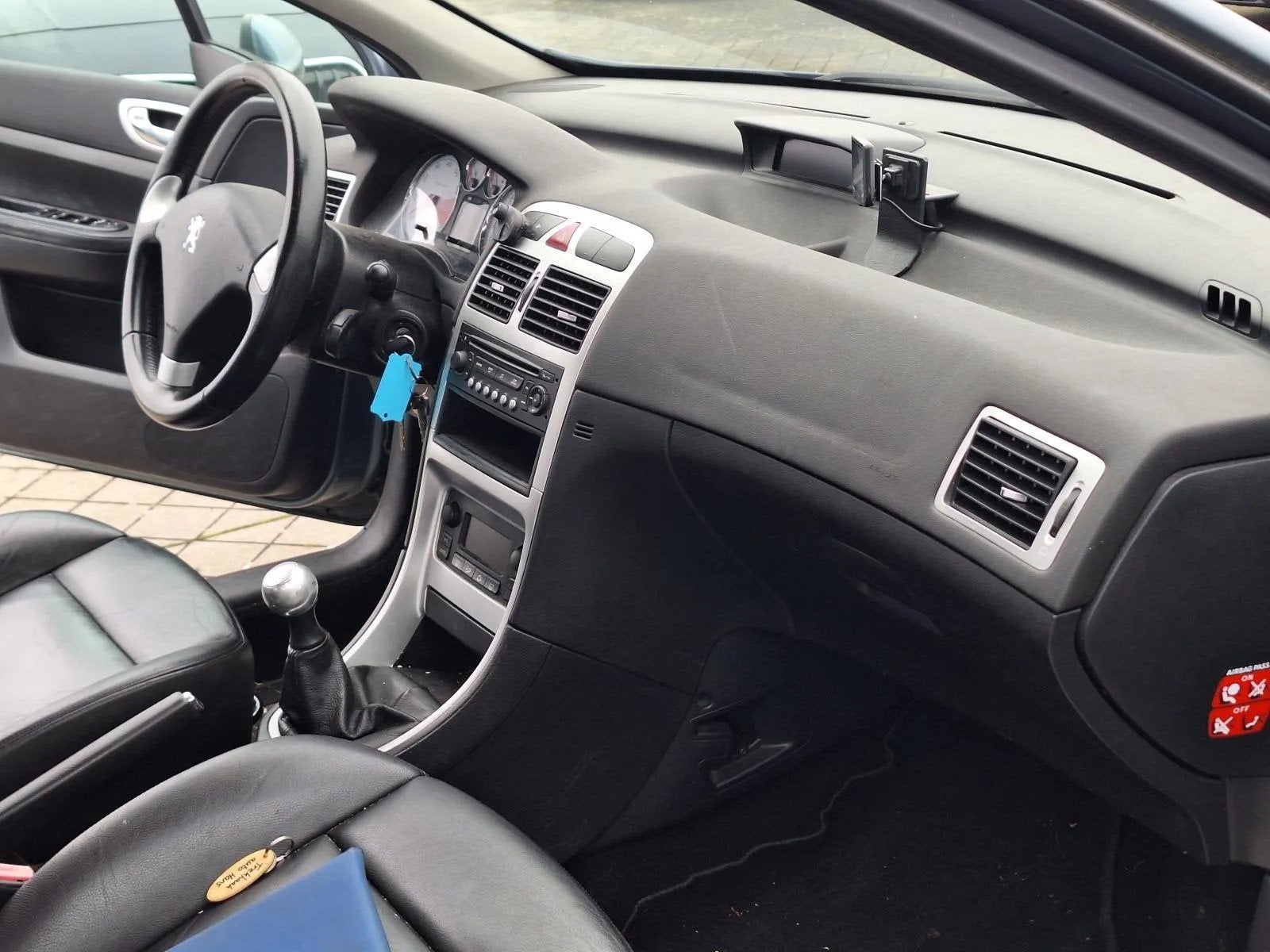 Peugeot 307 €2850,-1.6-16V Griffe Nwe Apk Airco Leder Nap, Auto's, Voorwielaandrijving, Gebruikt, Zwart, 4 cilinders
