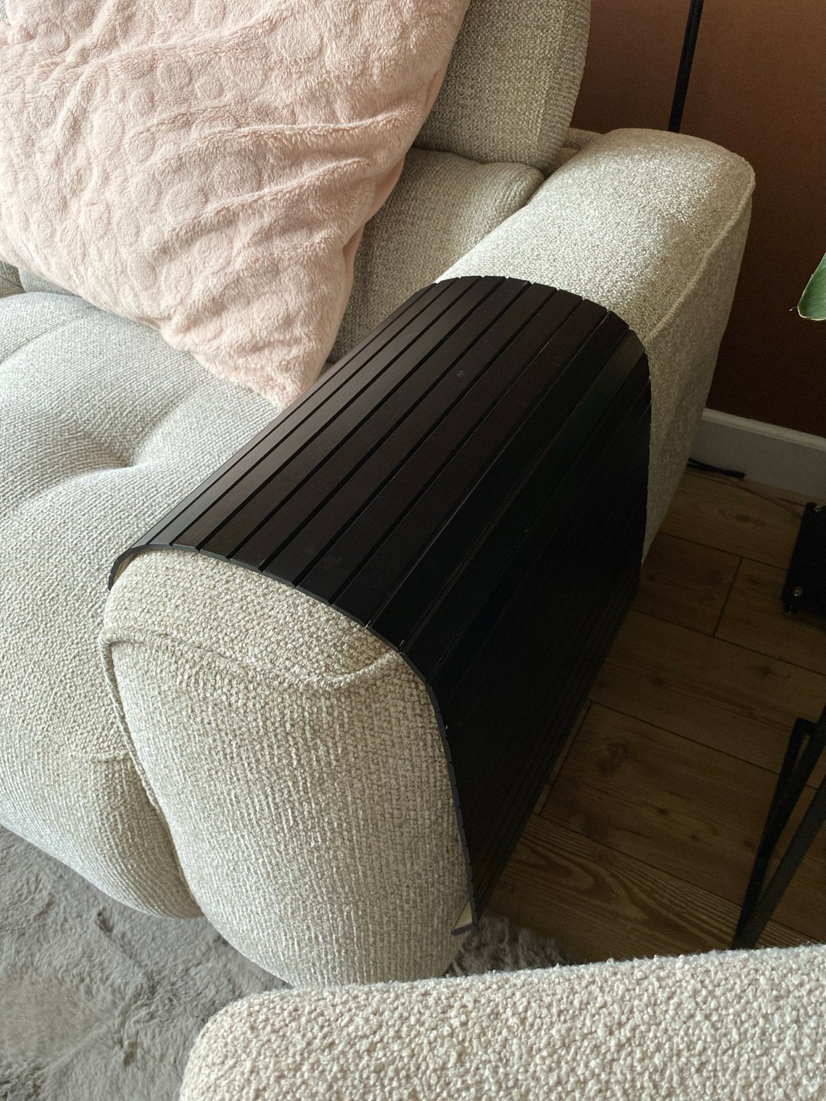 Ikea Zwarte flexibele armleuning organizer/tafel, Hout, Zwart, Ophalen of Verzenden, Zo goed als nieuw