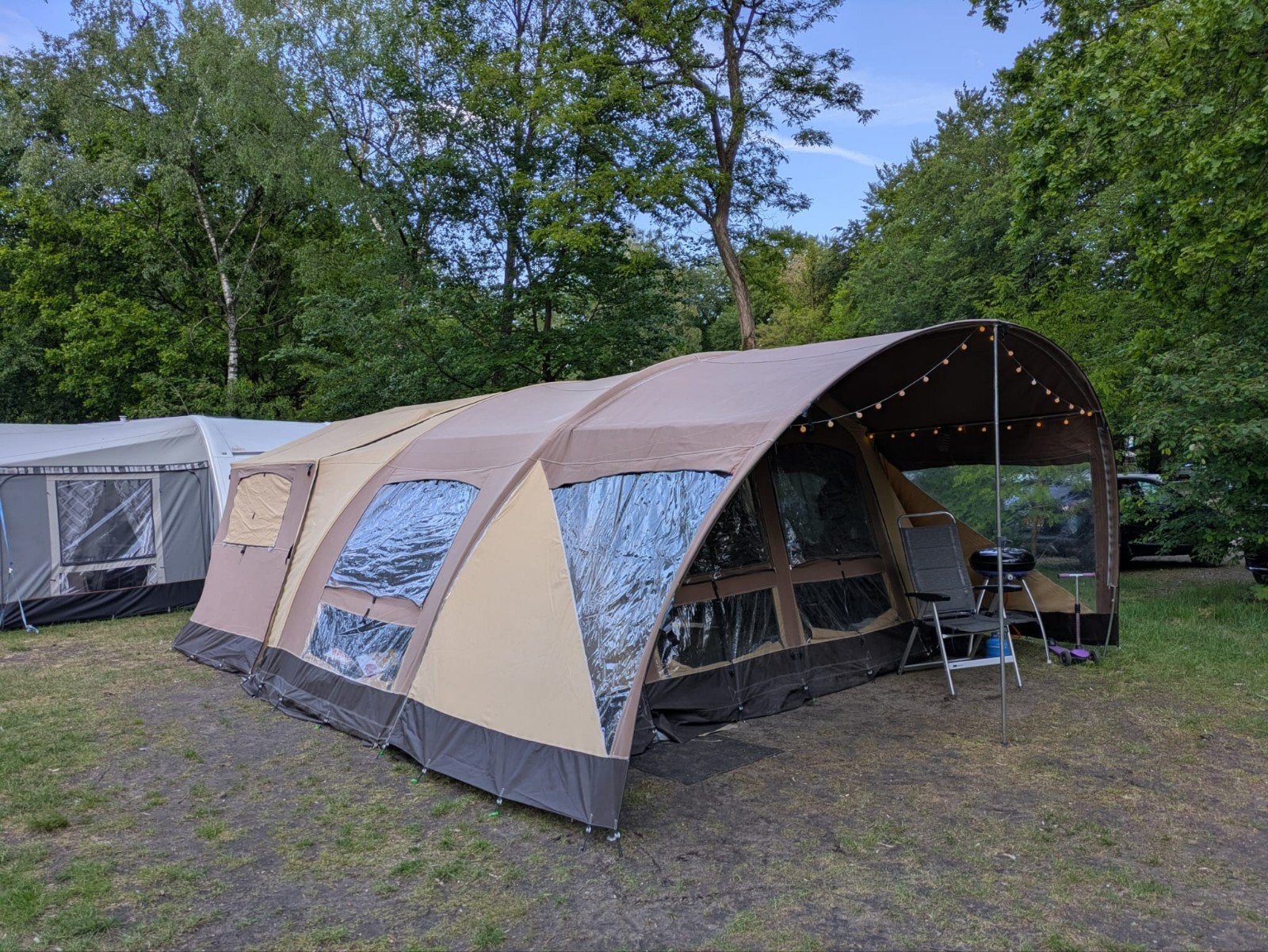 Raclet Safari GL (2022) met grote disselbak en keuken, Ophalen, Raclet, Aanwezig, Tot en met 6