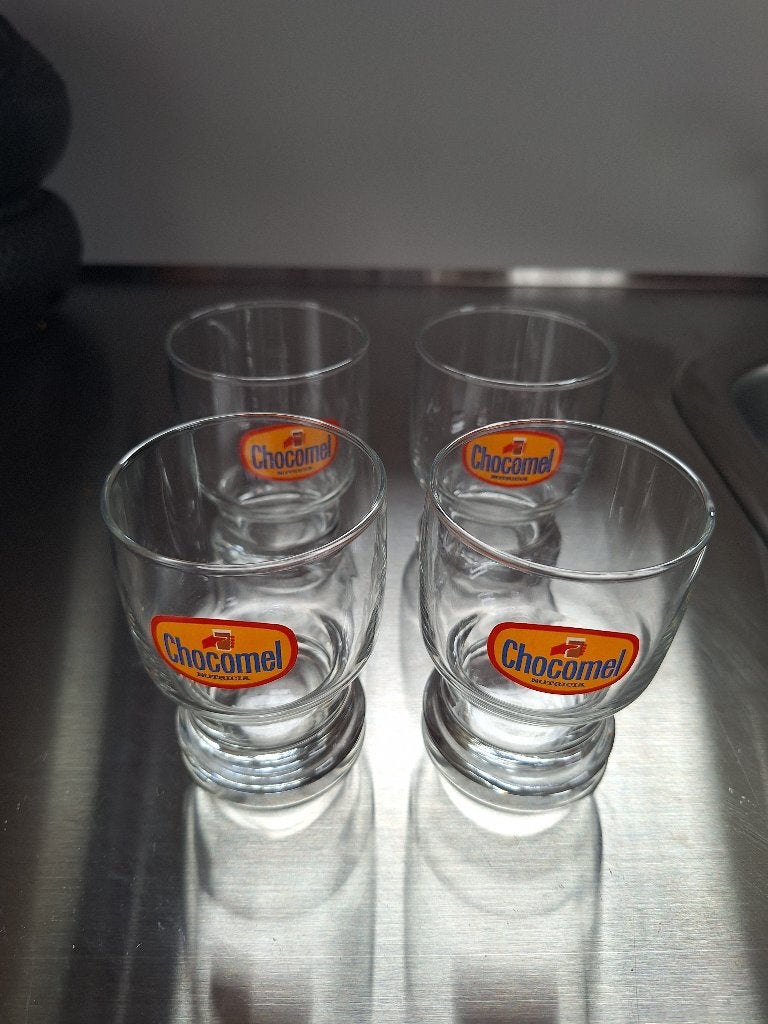 CHOCOMEL glazen 4 stuks, oranje logo, Ophalen of Verzenden, Zo goed als nieuw, Overige typen