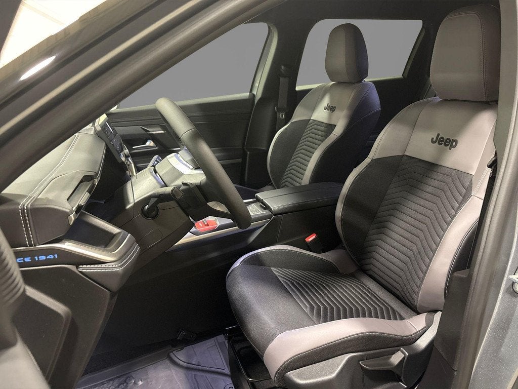Jeep Compass First Edition 74 kWh | Navigatie | Stoel & Stuu, Auto's, Jeep, 12 maanden, 213 pk, Leder en Stof, 31 min