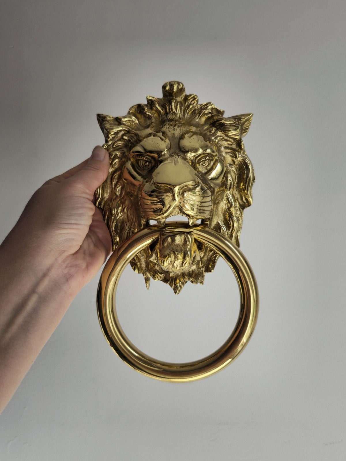 Grote Messing Leeuwenkop Deurklopper - Zwaar en Hoogwaardig, Gebruikt, Ophalen of Verzenden, Klassiek, Goud