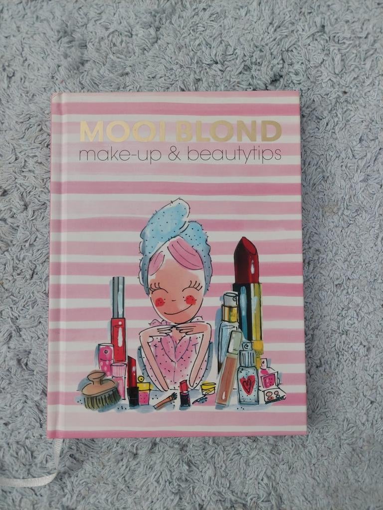 Blond Amsterdam beautyboek, Ophalen of Verzenden, Zo goed als nieuw, Overige onderwerpen