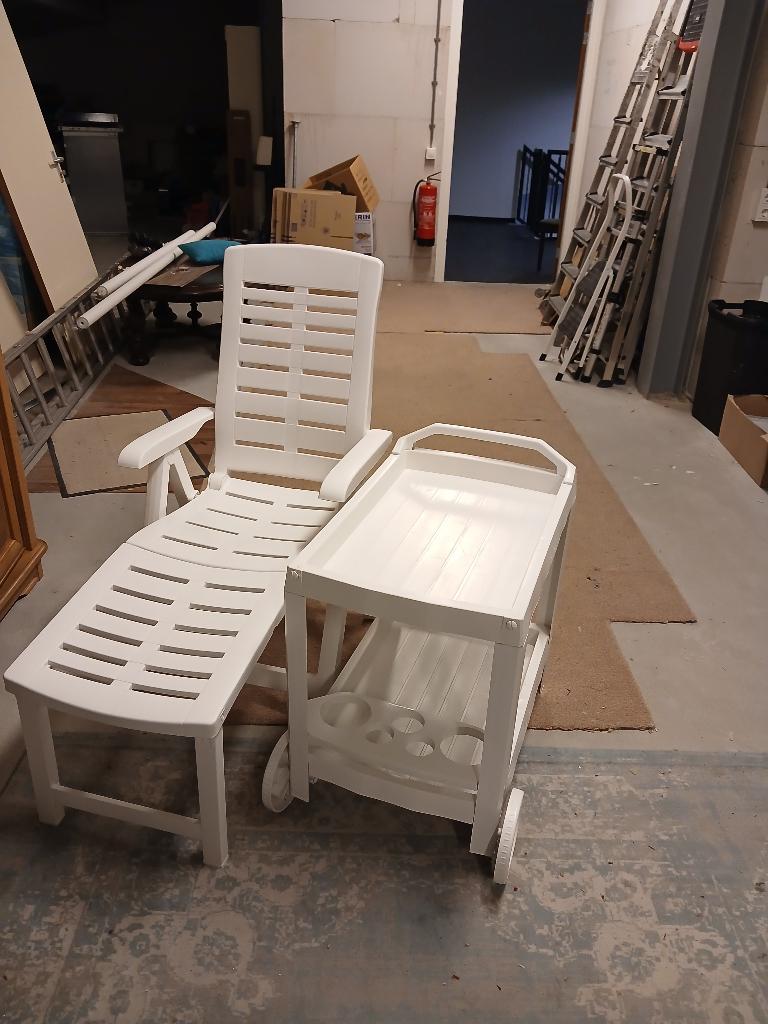 tuinligstoel en tuintafeltje, Ophalen, Gebruikt, Kunststof