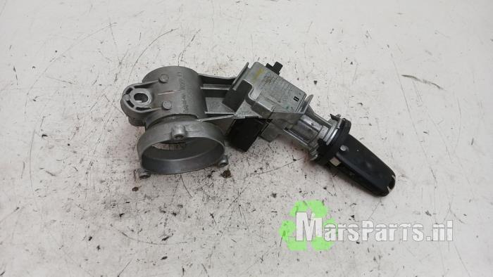 Kontaktslot + Sleutel van een Opel Corsa, Gebruikt, -, -, Opel