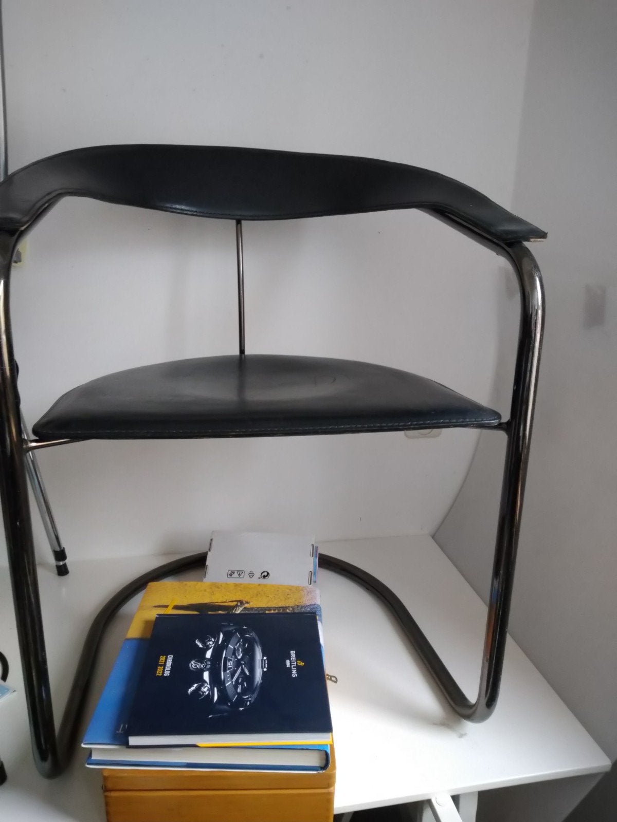 Italiaanse design stoel met tuigleer arben canasta, Ophalen, Gebruikt, Wit, Eén