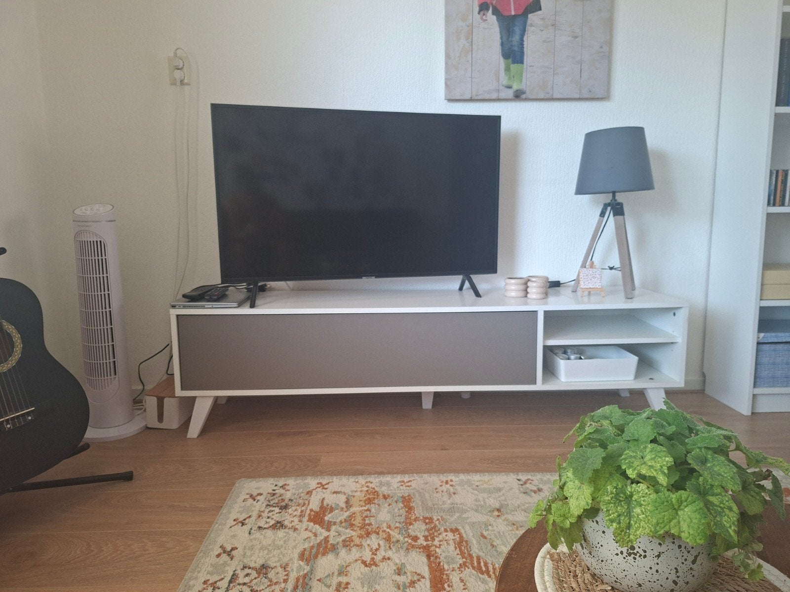 Mooi tv-meubel, Ophalen, Zo goed als nieuw, 25 tot 50 cm, Minder dan 100 cm